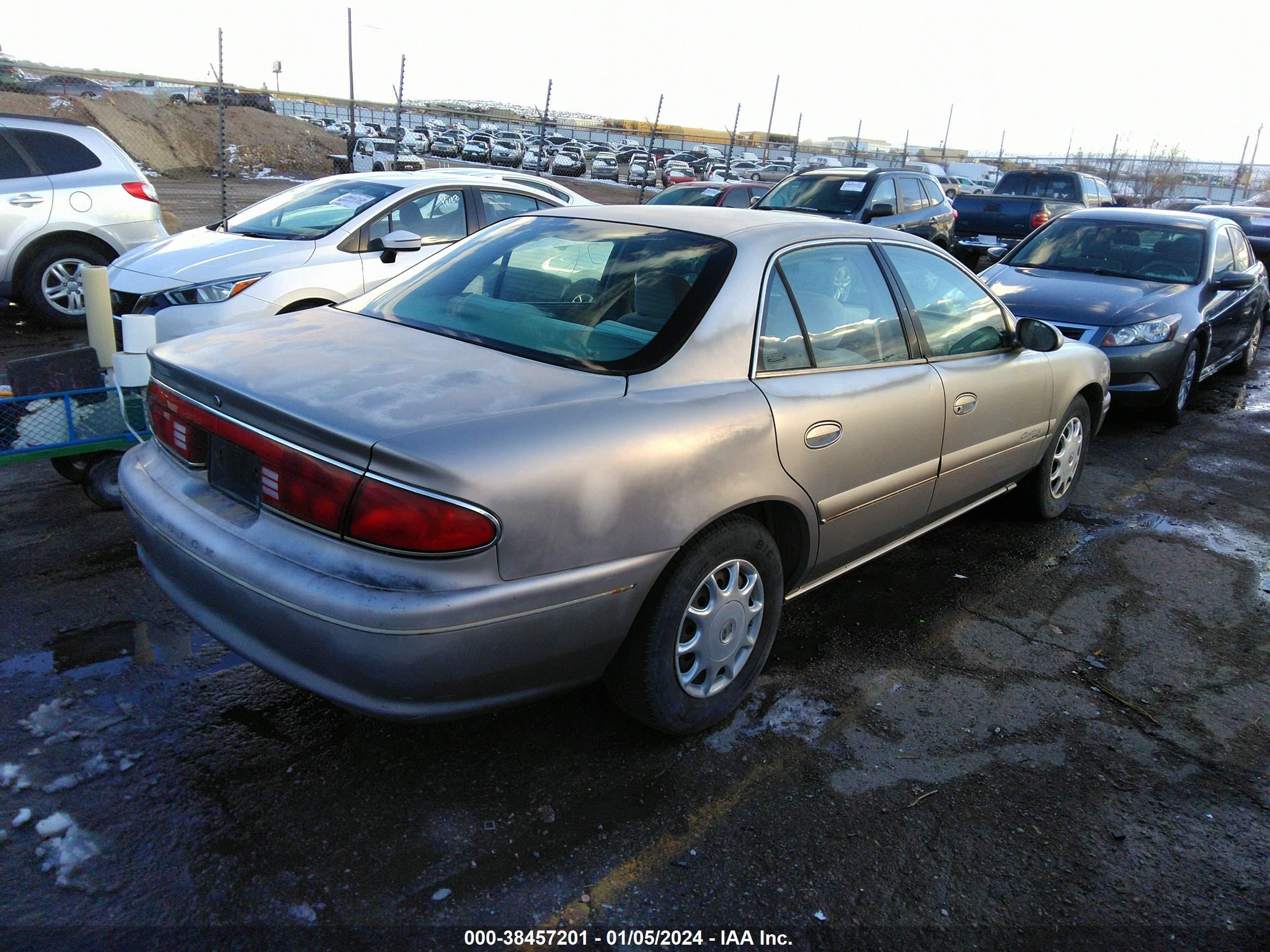 Photo 3 VIN: 2G4WS52M8W1602638 - BUICK CENTURY 