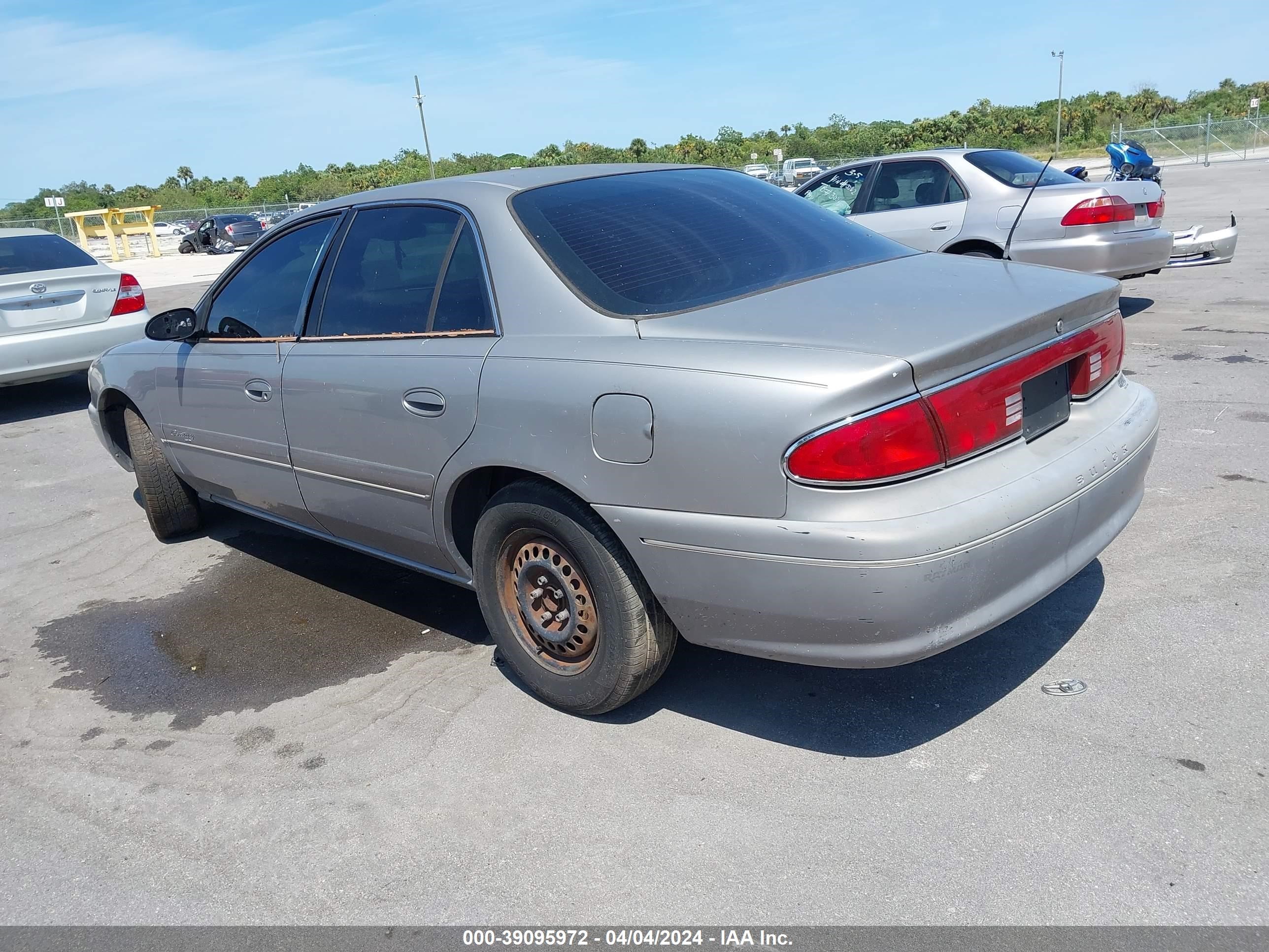 Photo 2 VIN: 2G4WS52MXX1616722 - BUICK CENTURY 