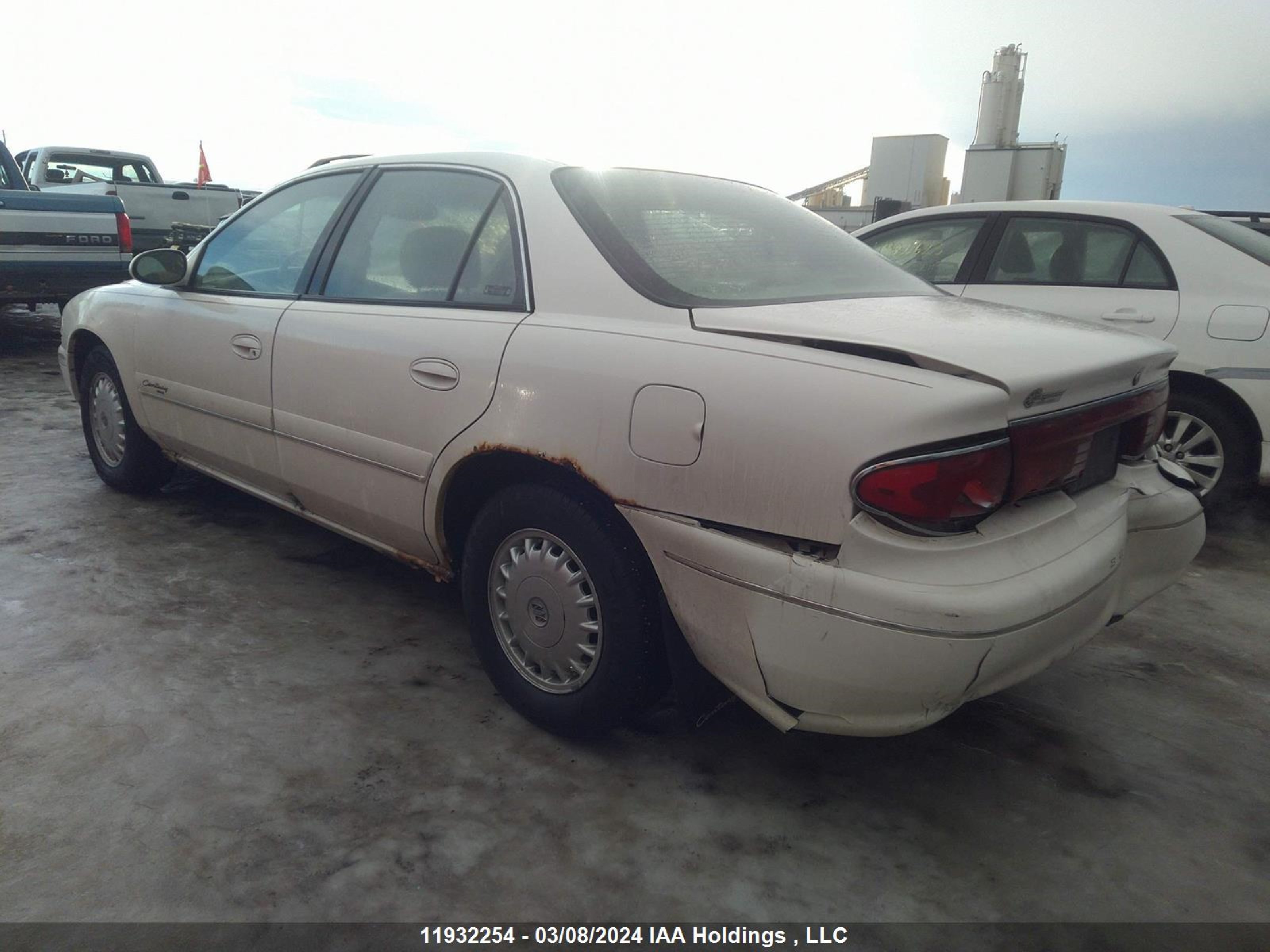 Photo 2 VIN: 2G4WY52J121175737 - BUICK CENTURY 