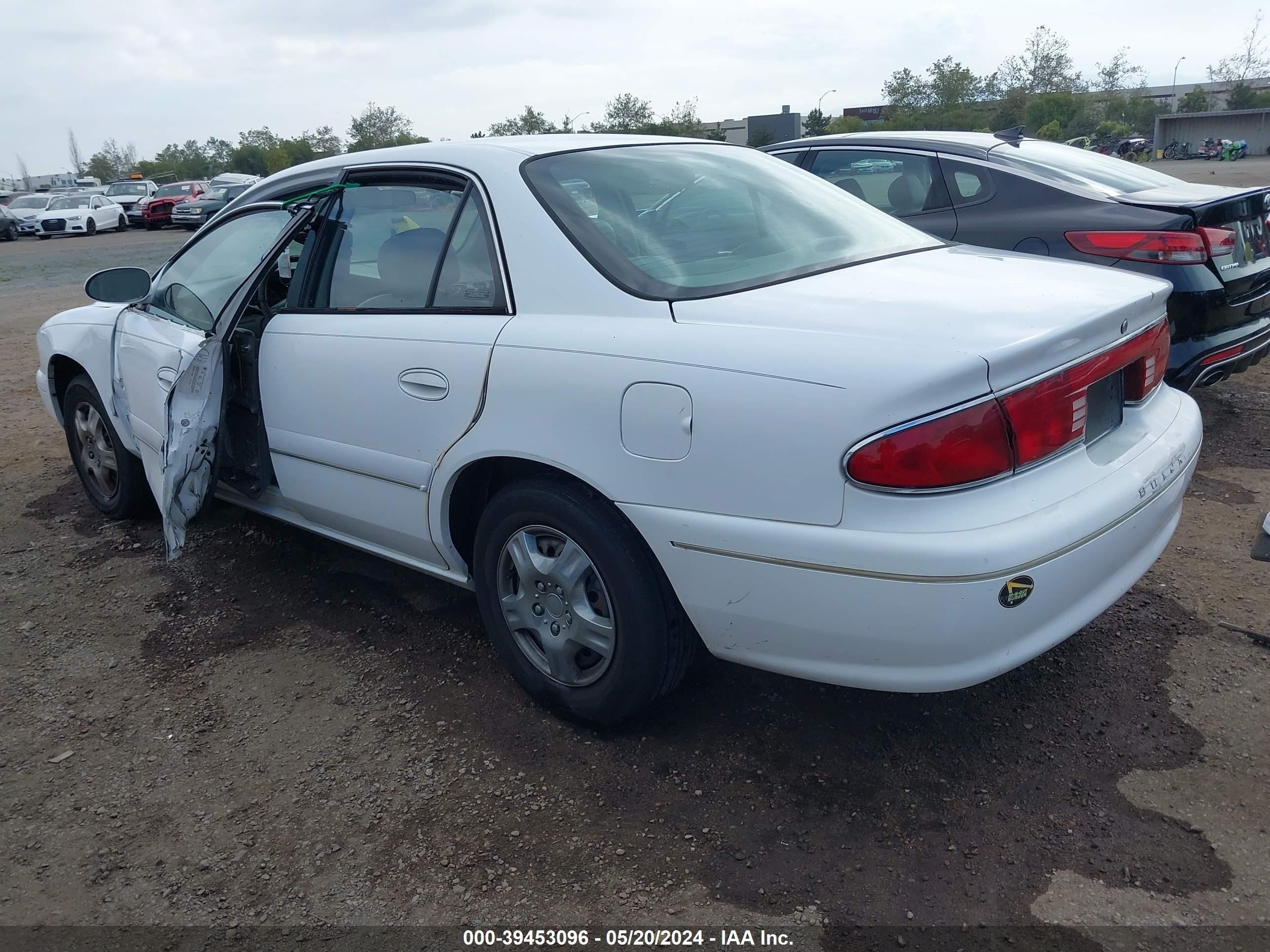 Photo 2 VIN: 2G4WY55J1Y1174320 - BUICK CENTURY 