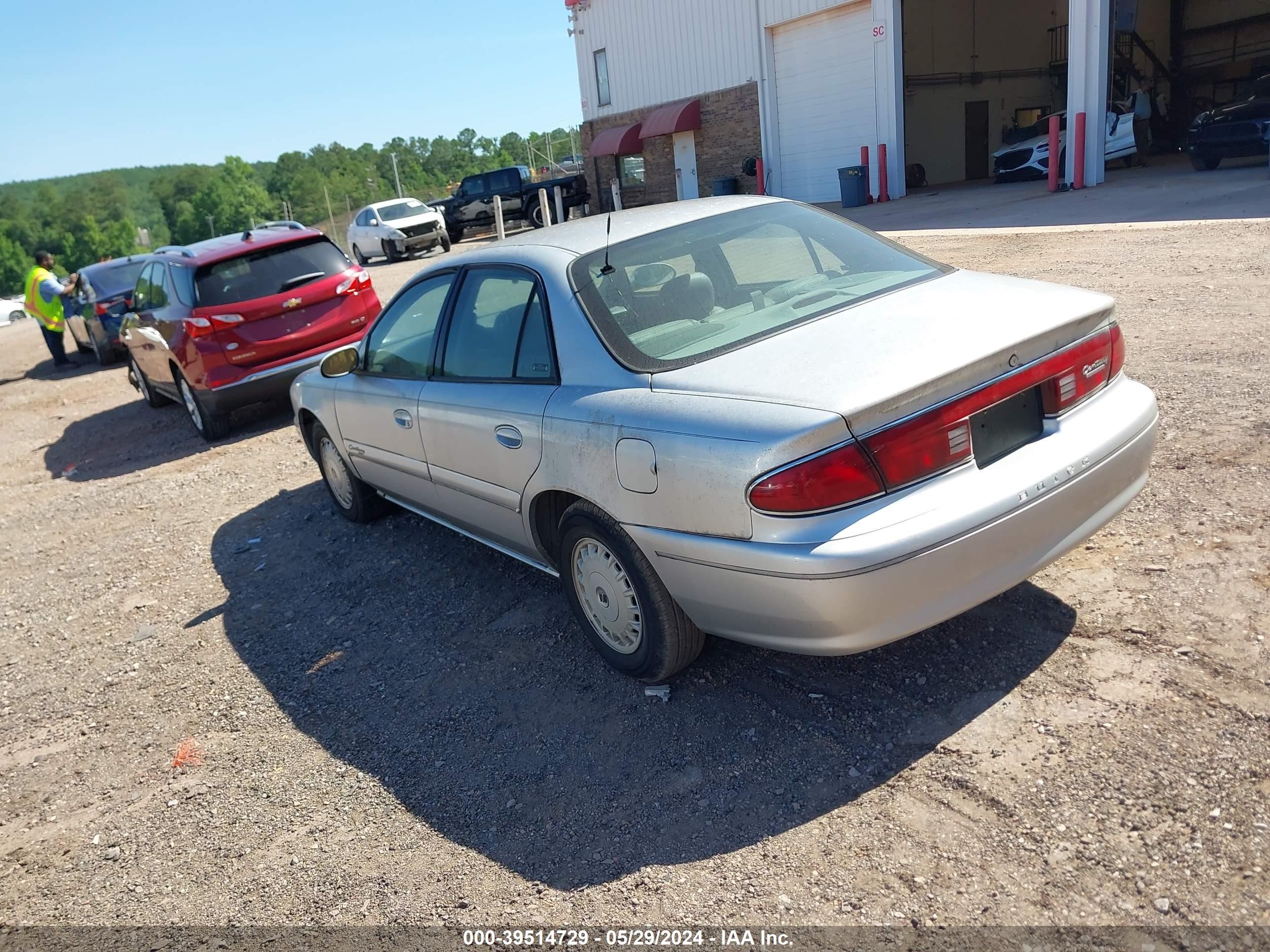 Photo 2 VIN: 2G4WY55J221175063 - BUICK CENTURY 