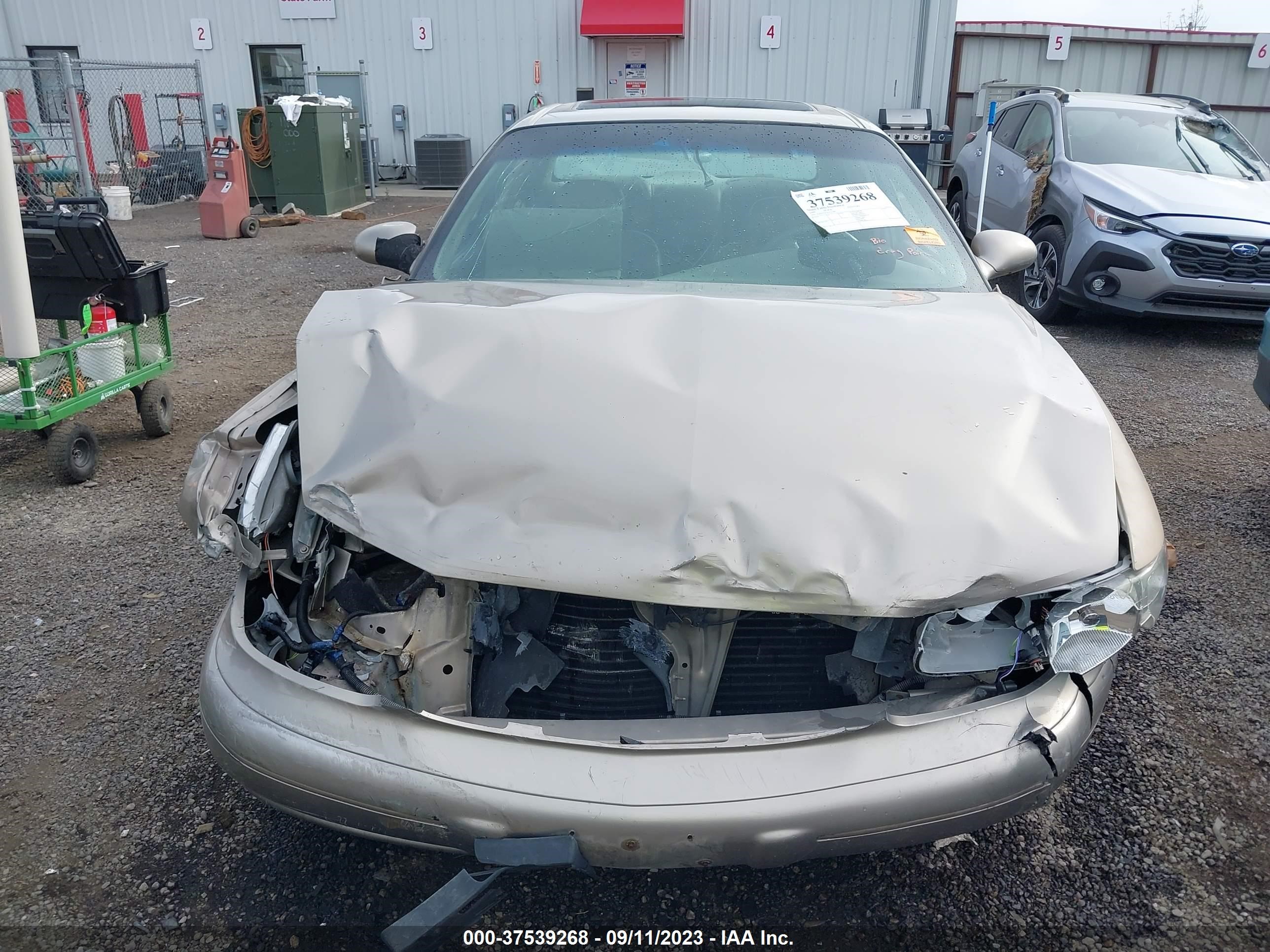 Photo 11 VIN: 2G4WY55J5Y1325384 - BUICK CENTURY 