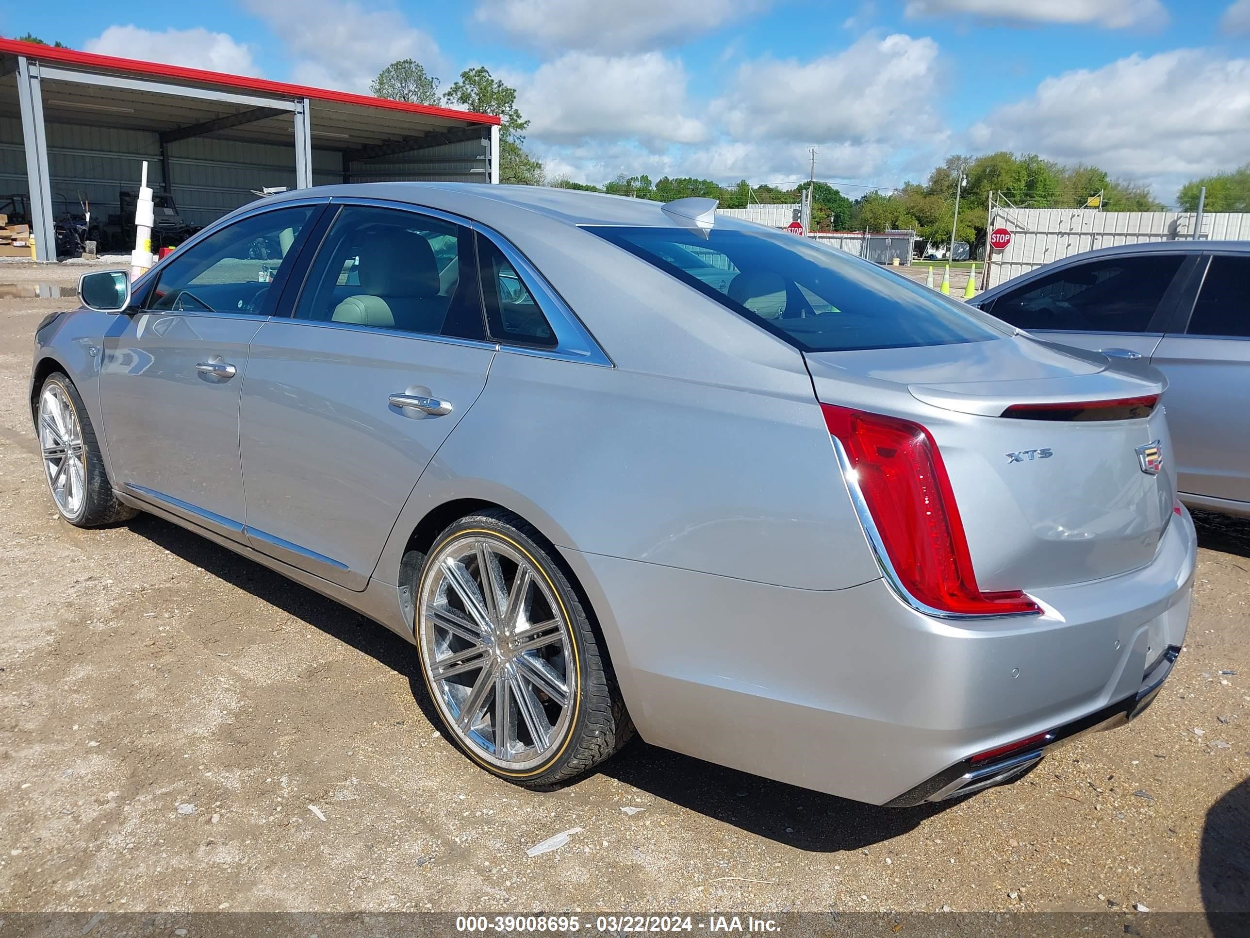 Photo 2 VIN: 2G61M5S30J9125362 - CADILLAC XTS 