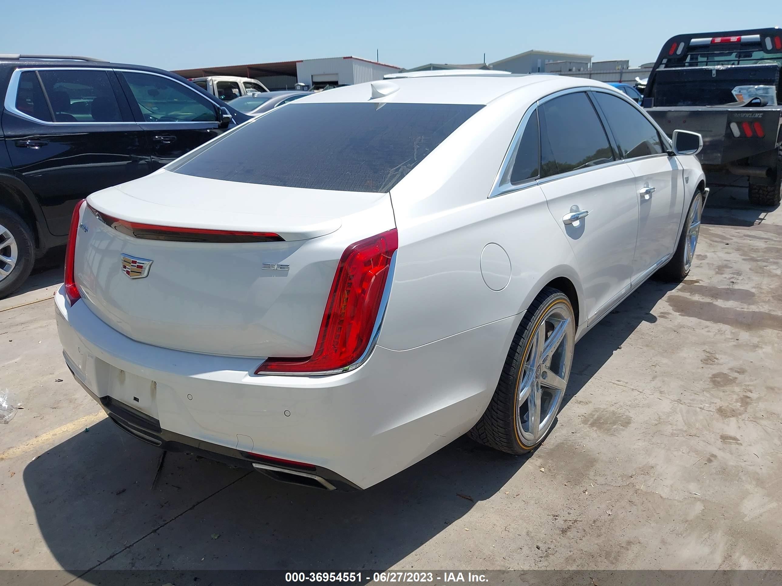 Photo 3 VIN: 2G61N5S34K9133236 - CADILLAC XTS 