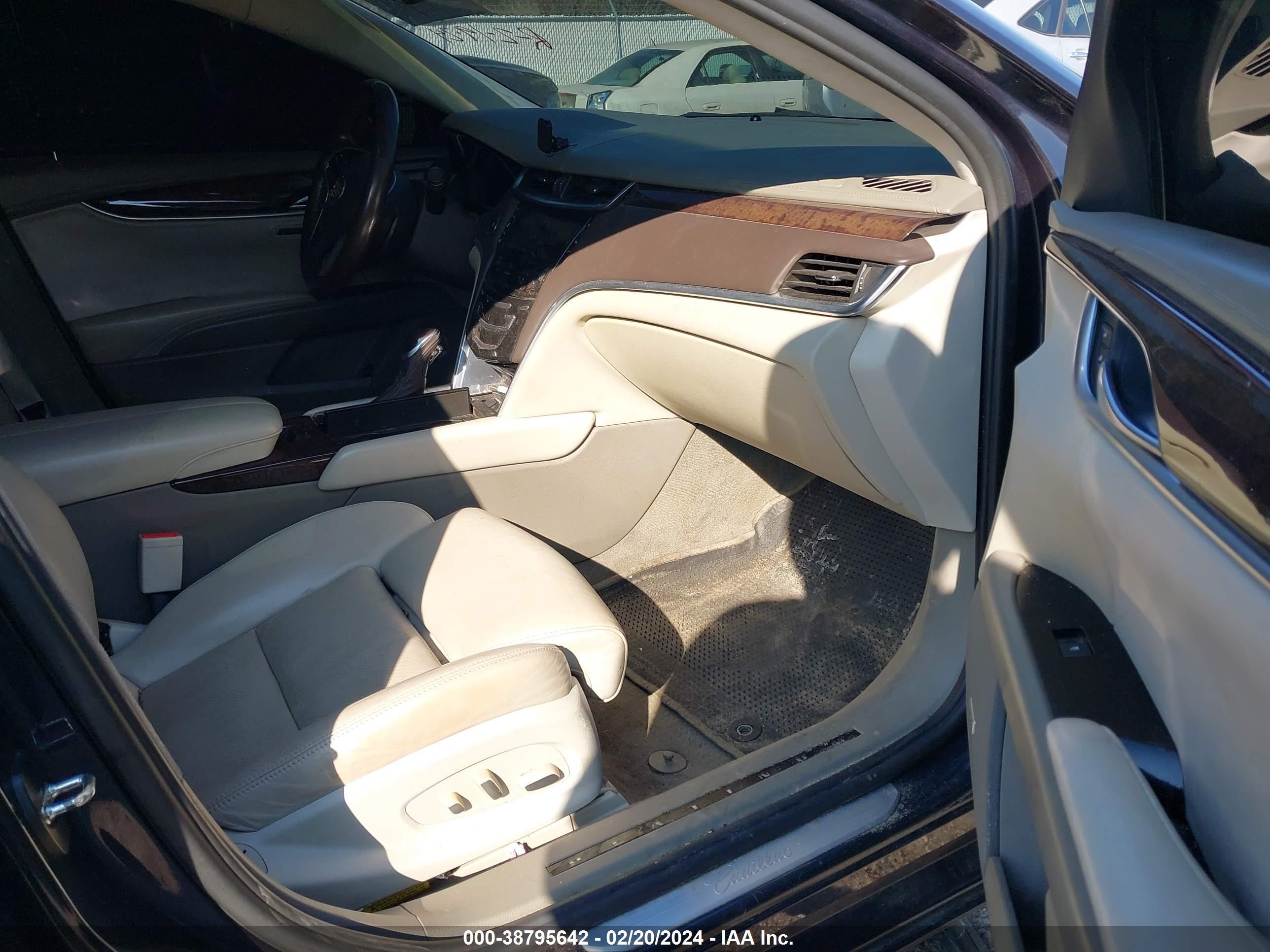 Photo 4 VIN: 2G61V5S31D9218585 - CADILLAC XTS 