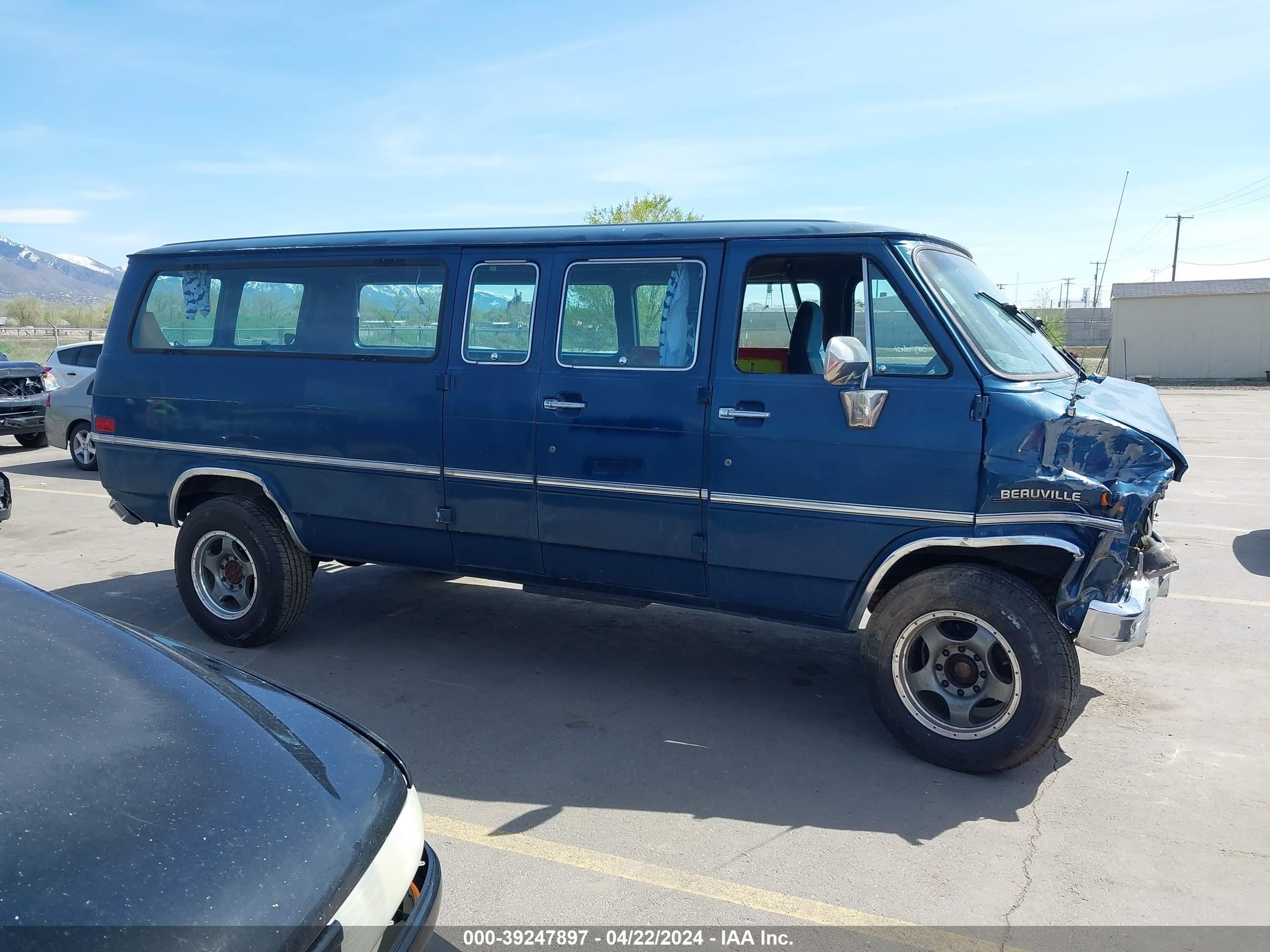 Photo 11 VIN: 2GAGG39N7L4144493 - CHEVROLET VAN 