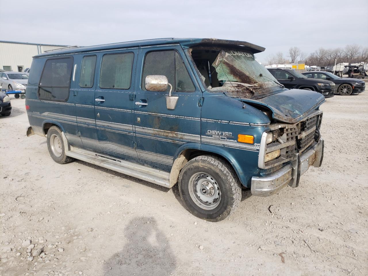 Photo 3 VIN: 2GBEG25KXP4131459 - CHEVROLET VAN 