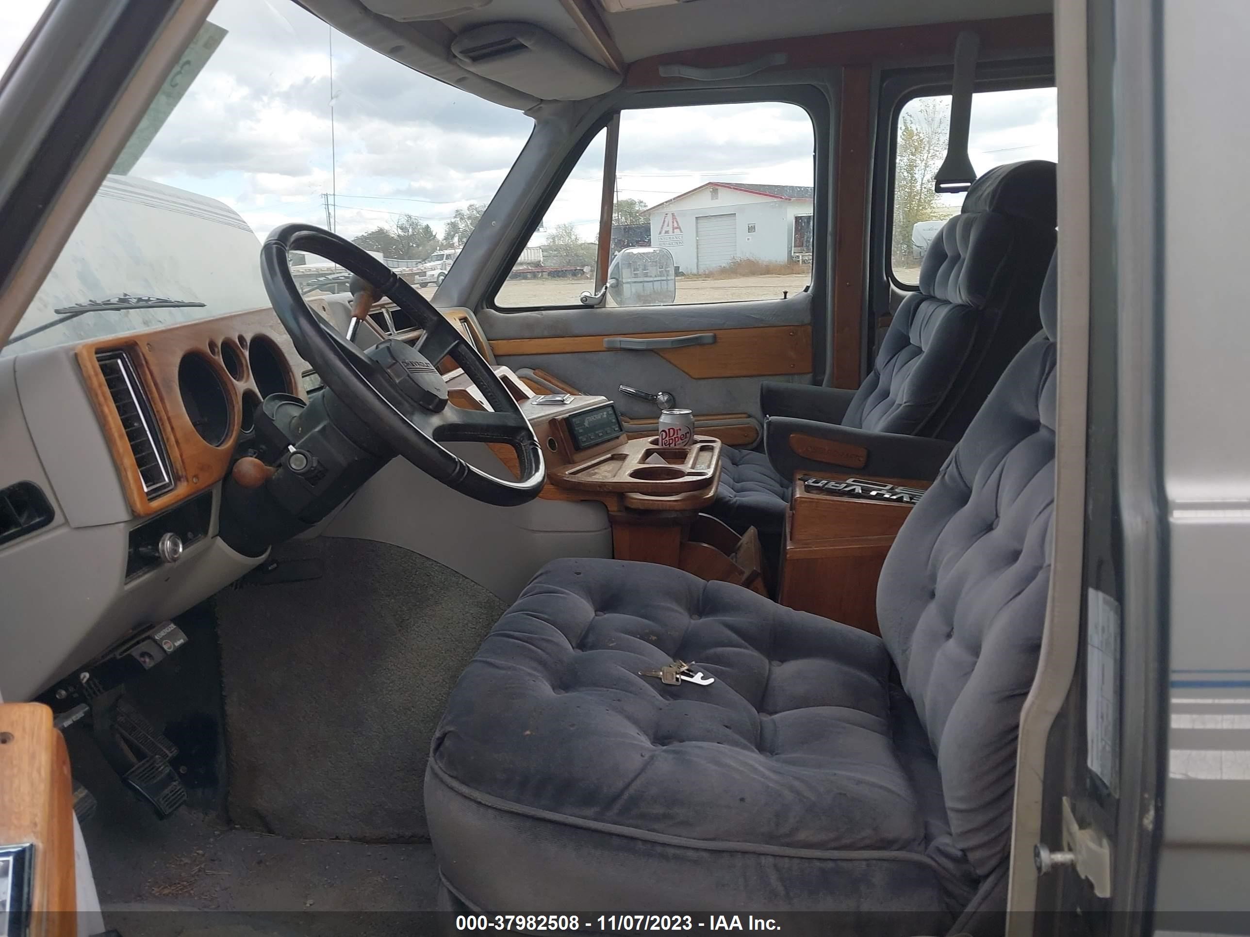 Photo 4 VIN: 2GBGG35N2M4141603 - CHEVROLET VAN 