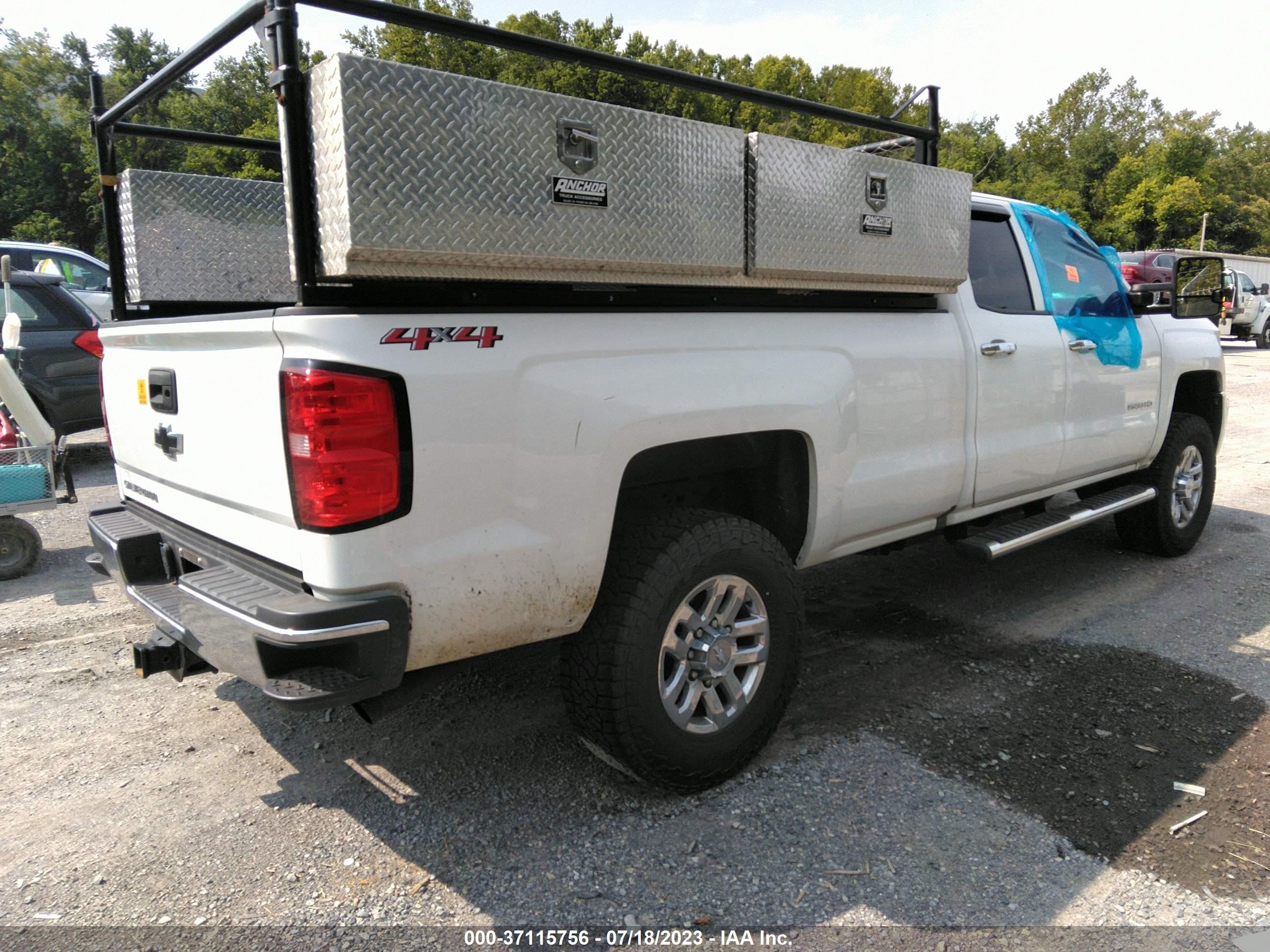 Photo 3 VIN: 2GC2KREG1K1156732 - CHEVROLET SILVERADO 2500HD 