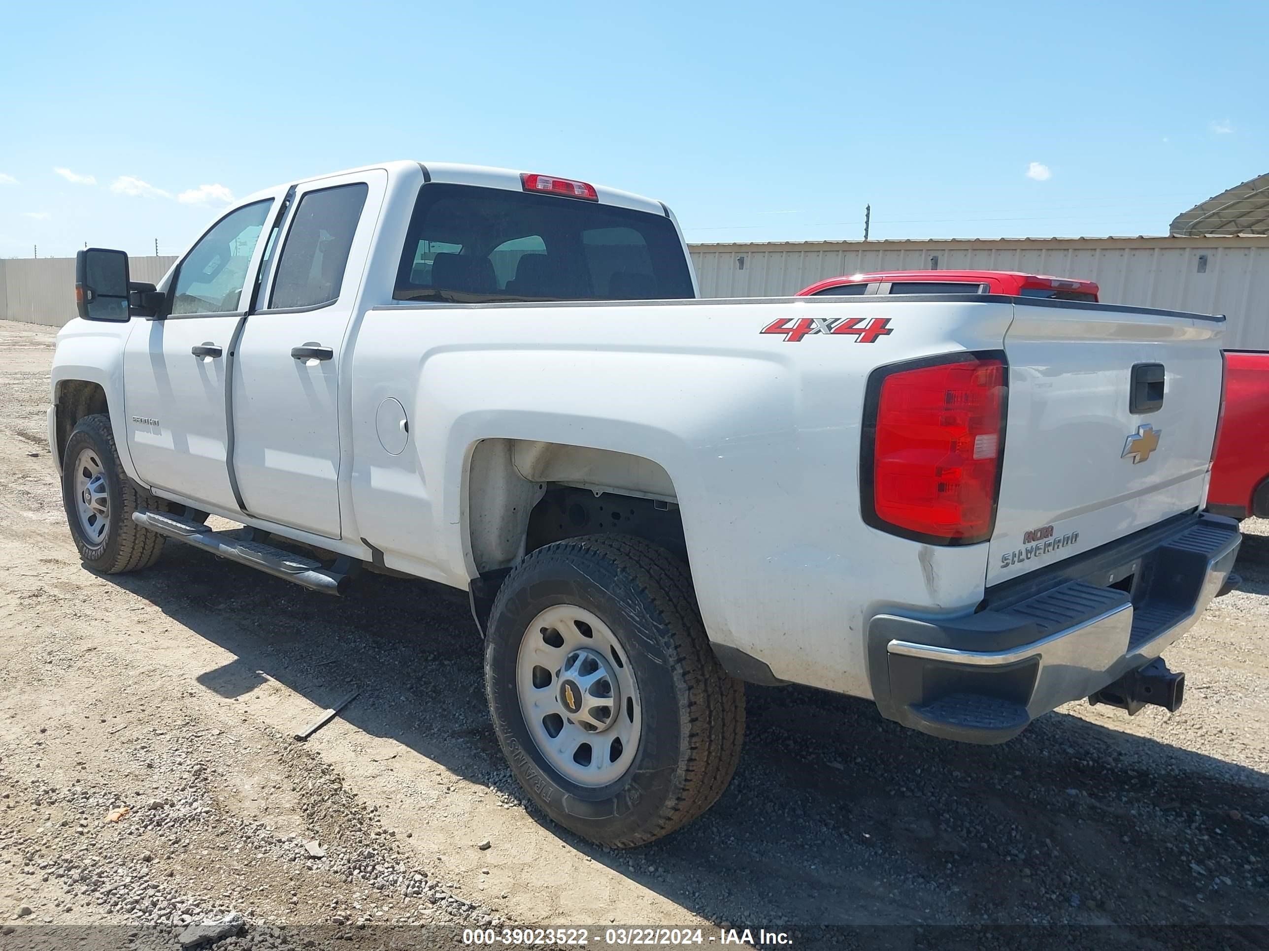 Photo 2 VIN: 2GC2KREG4K1243783 - CHEVROLET SILVERADO 