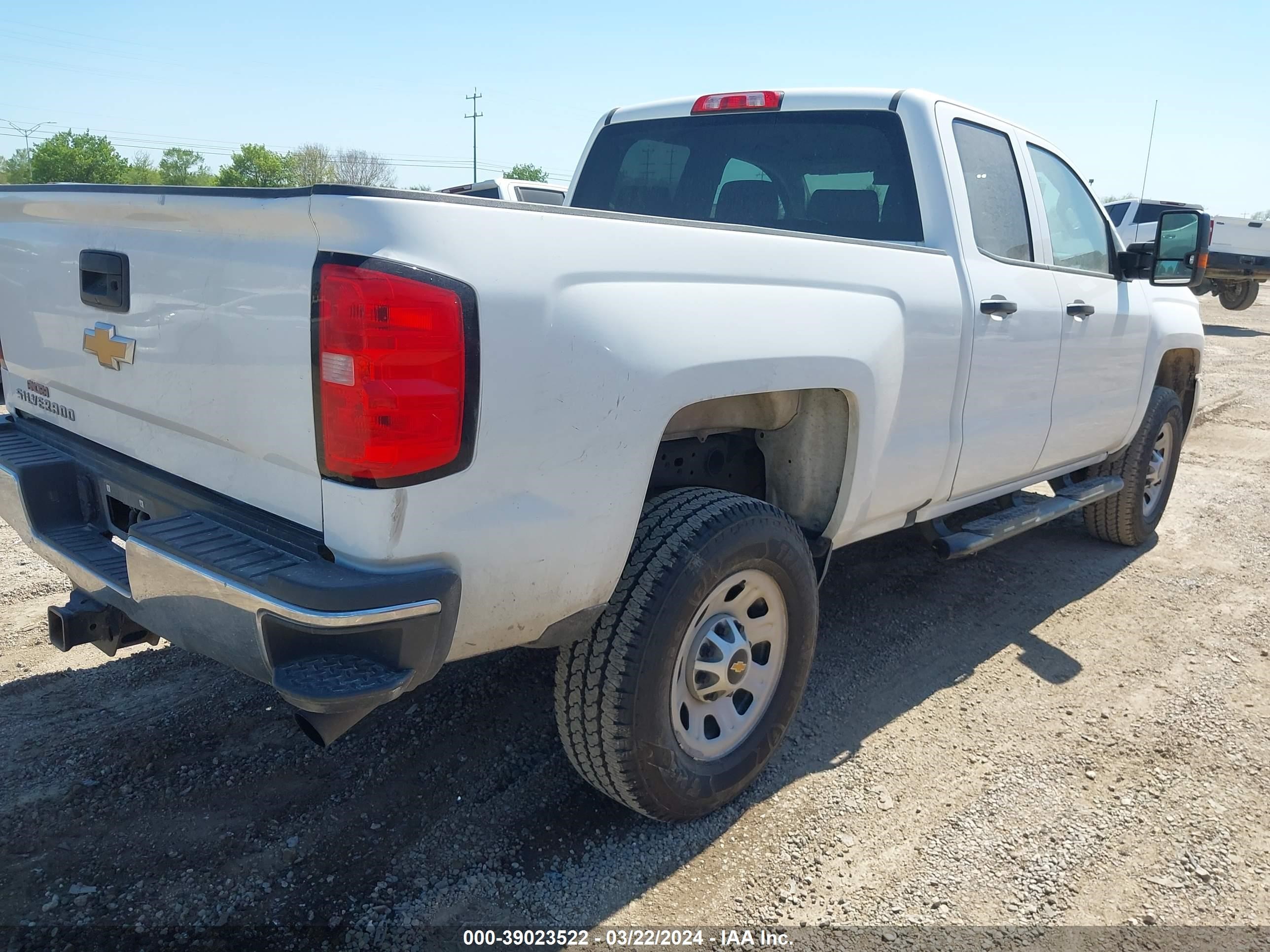 Photo 3 VIN: 2GC2KREG4K1243783 - CHEVROLET SILVERADO 