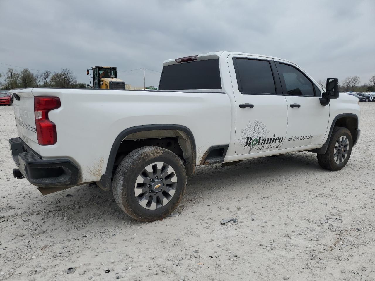 Photo 2 VIN: 2GC4YME71R1133360 - CHEVROLET SILVERADO 