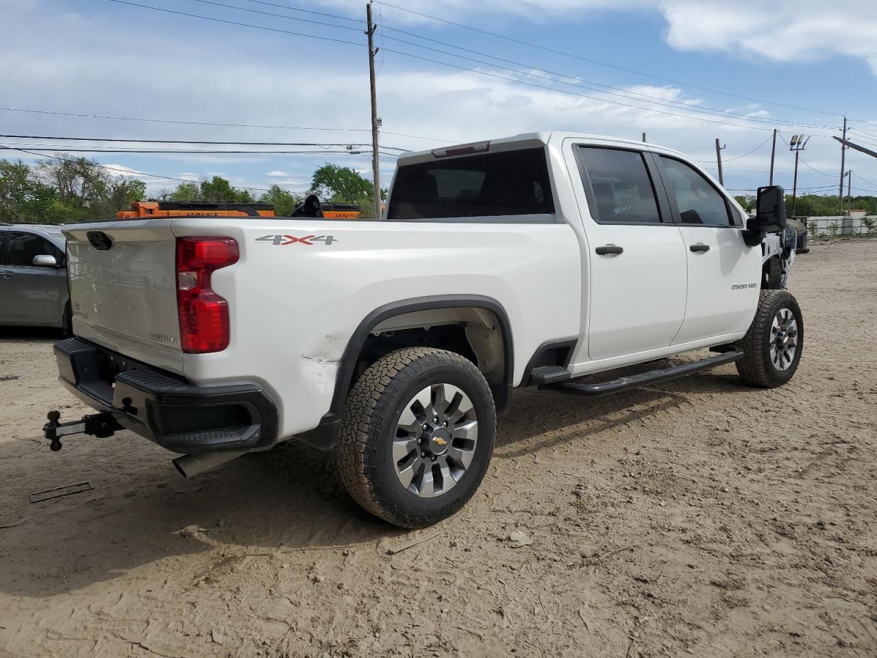 Photo 2 VIN: 2GC4YME79R1105225 - CHEVROLET SILVERADO 