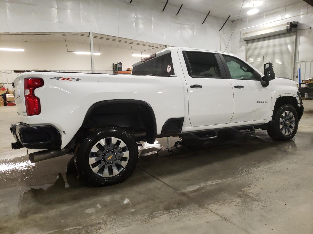 Photo 2 VIN: 2GC4YMEY0P1724494 - CHEVROLET SILVERADO 