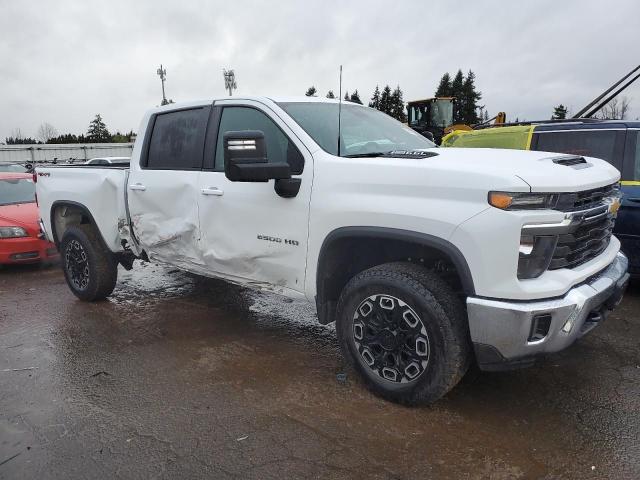 Photo 3 VIN: 2GC4YNE72R1116993 - CHEVROLET SILVERADO 