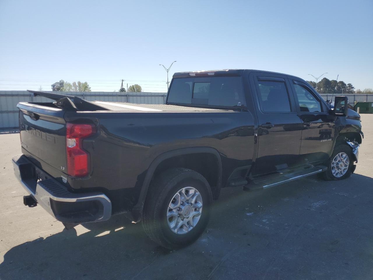 Photo 2 VIN: 2GC4YNE78N1203517 - CHEVROLET SILVERADO 