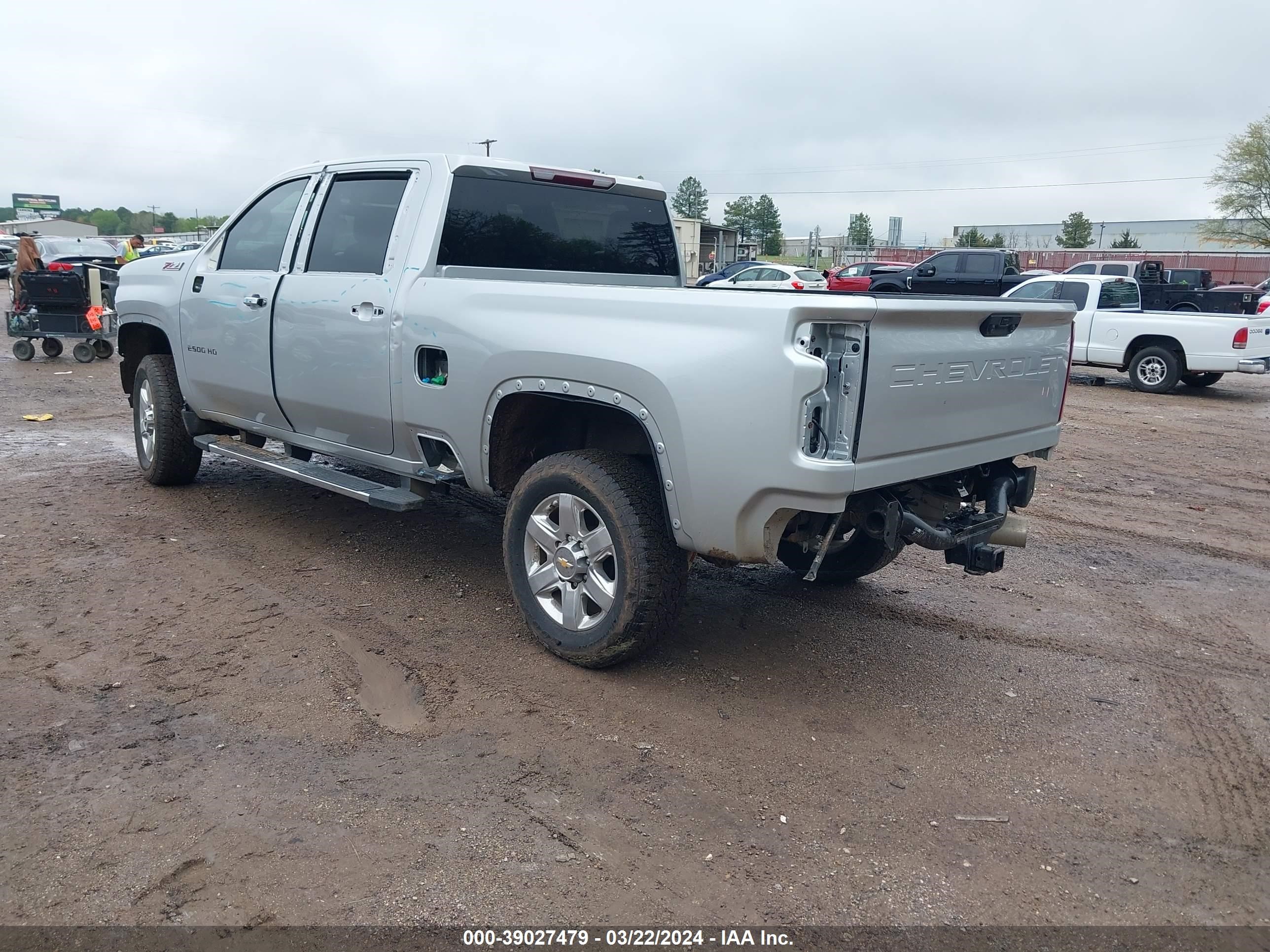 Photo 2 VIN: 2GC4YPEY3N1237790 - CHEVROLET SILVERADO 