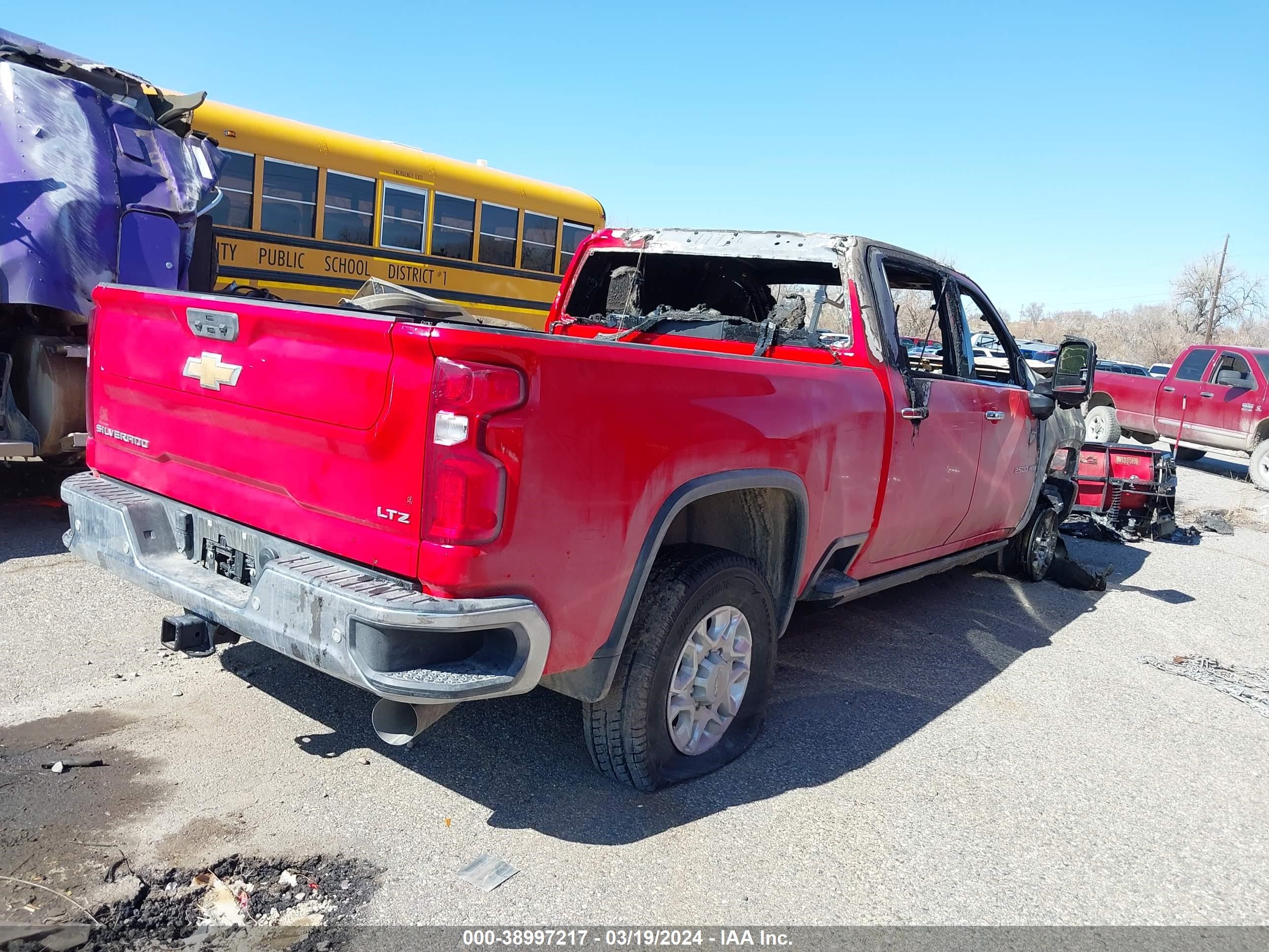 Photo 3 VIN: 2GC4YPEY7N1216022 - CHEVROLET SILVERADO 