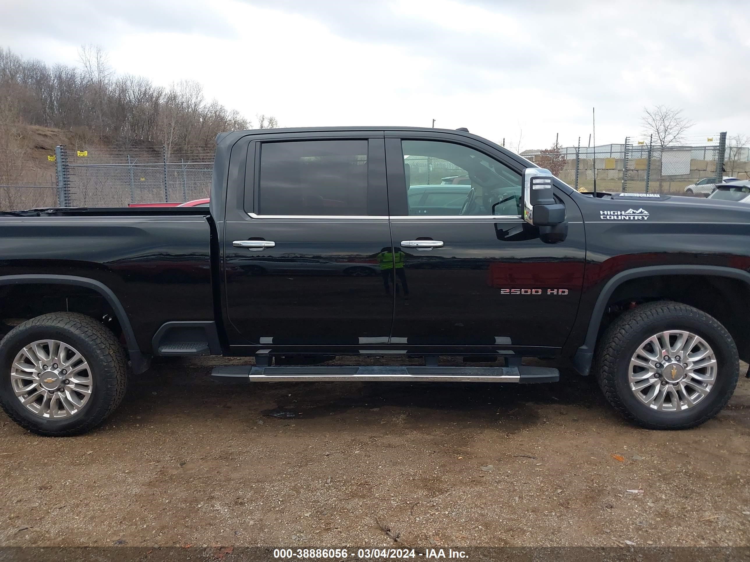 Photo 12 VIN: 2GC4YREY3N1217387 - CHEVROLET SILVERADO 