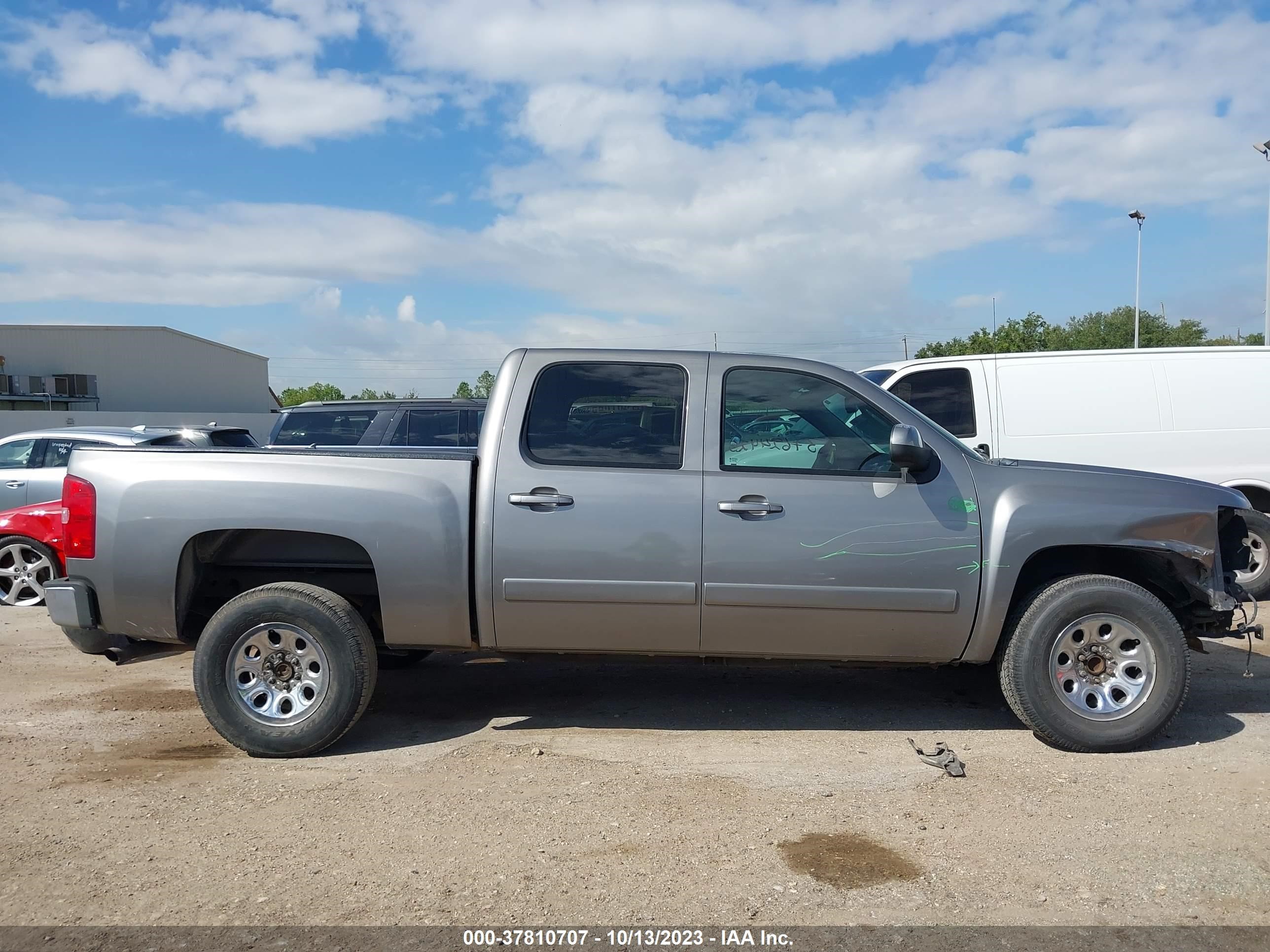 Photo 13 VIN: 2GCEC130181176876 - CHEVROLET SILVERADO 