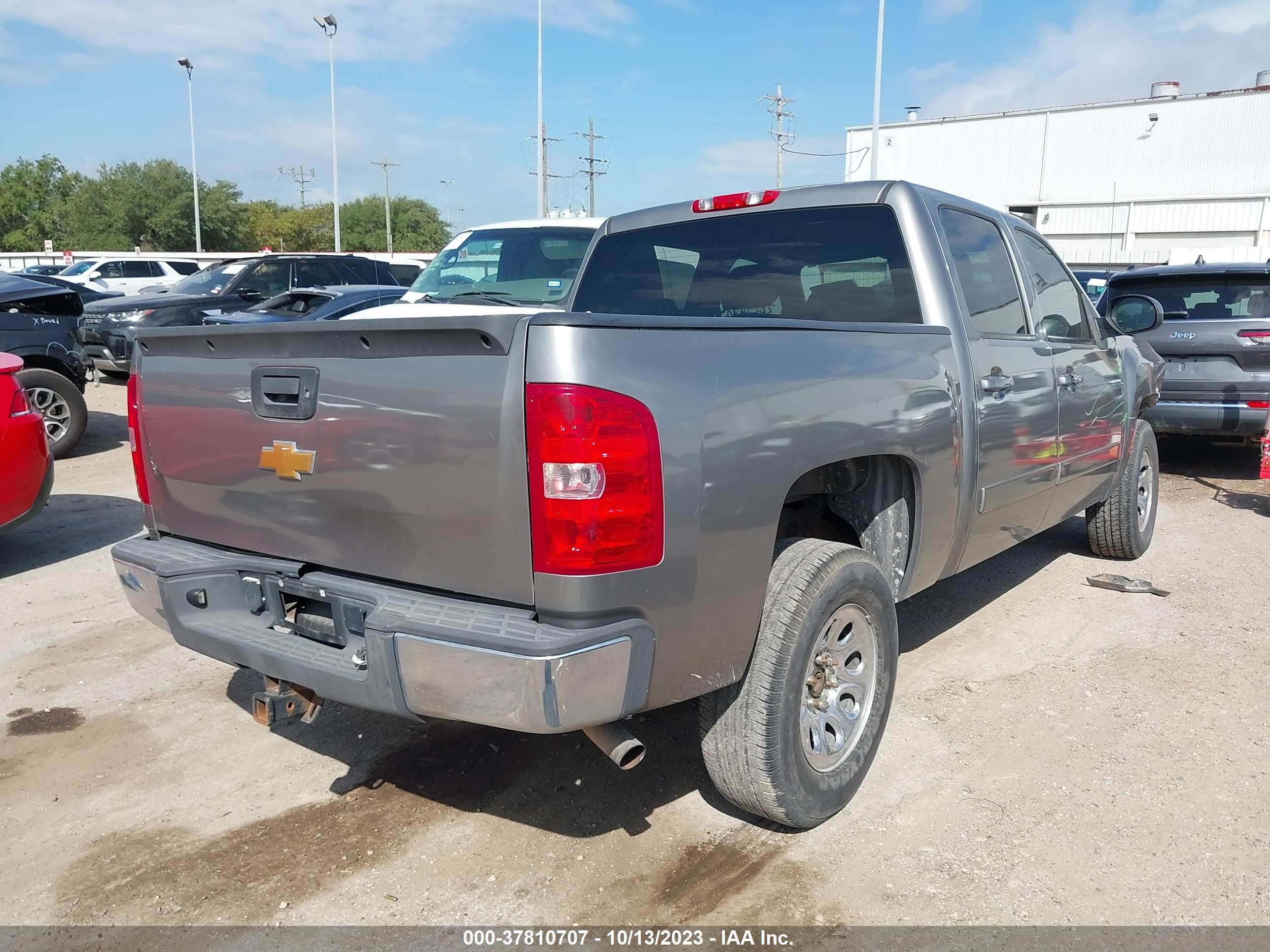 Photo 3 VIN: 2GCEC130181176876 - CHEVROLET SILVERADO 