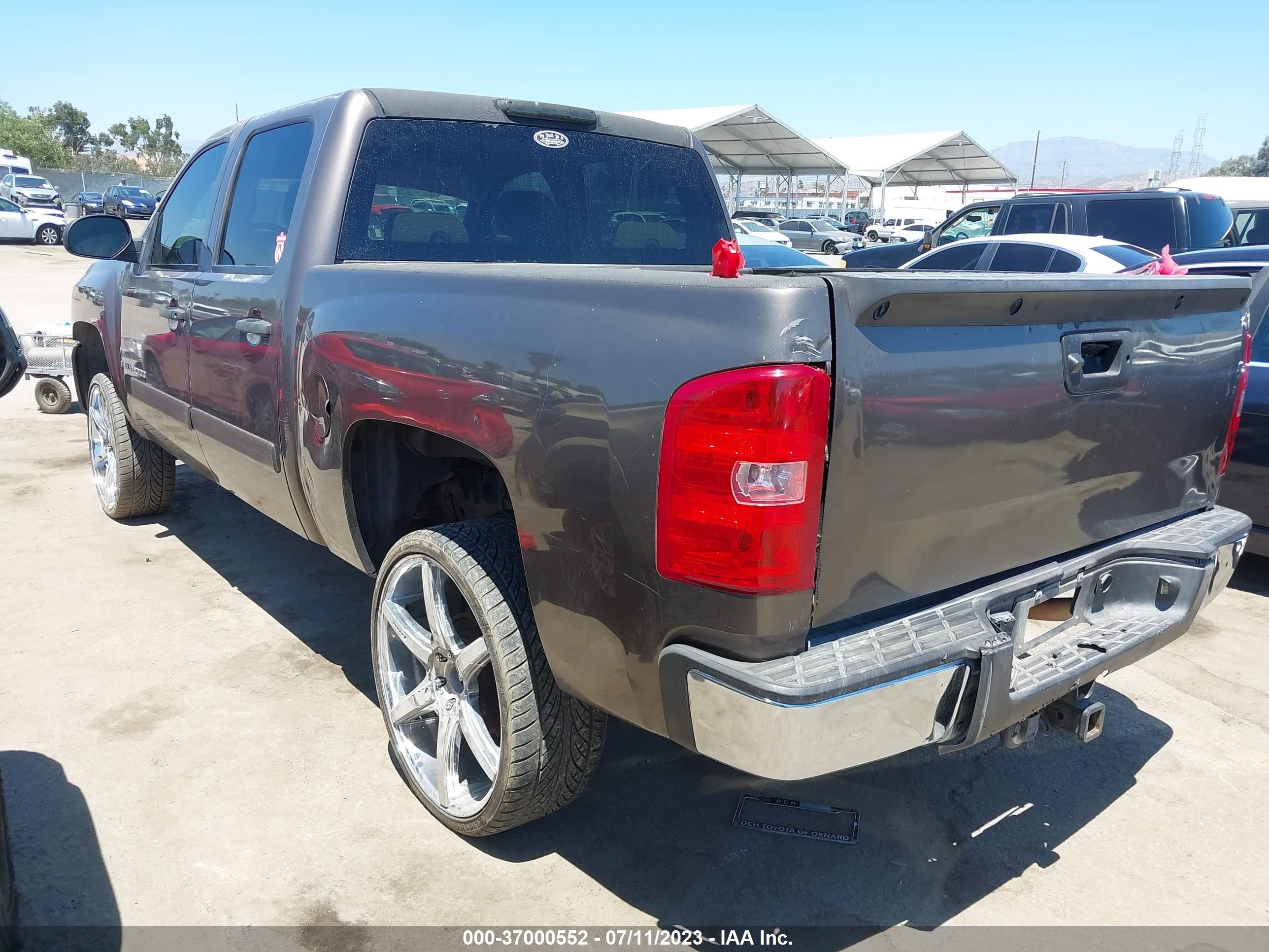 Photo 2 VIN: 2GCEC13C371521513 - CHEVROLET SILVERADO 