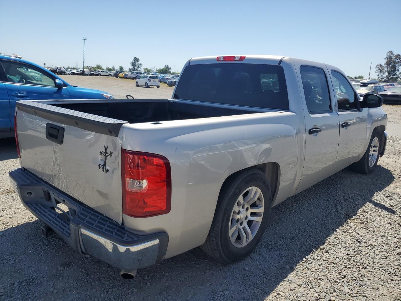 Photo 2 VIN: 2GCEC13C571546509 - CHEVROLET SILVERADO 