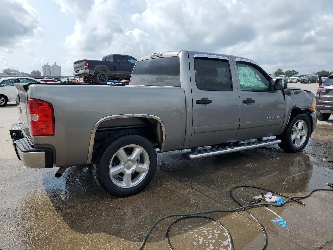 Photo 2 VIN: 2GCEC13C671734102 - CHEVROLET SILVERADO 