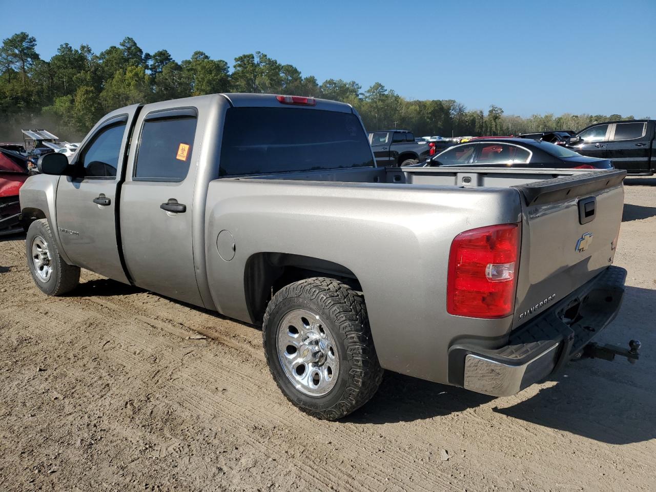 Photo 1 VIN: 2GCEC13CX71516101 - CHEVROLET SILVERADO 