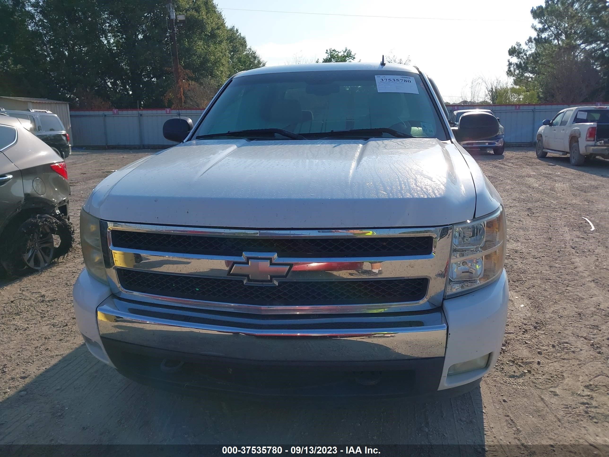 Photo 11 VIN: 2GCEC13CX71553262 - CHEVROLET SILVERADO 