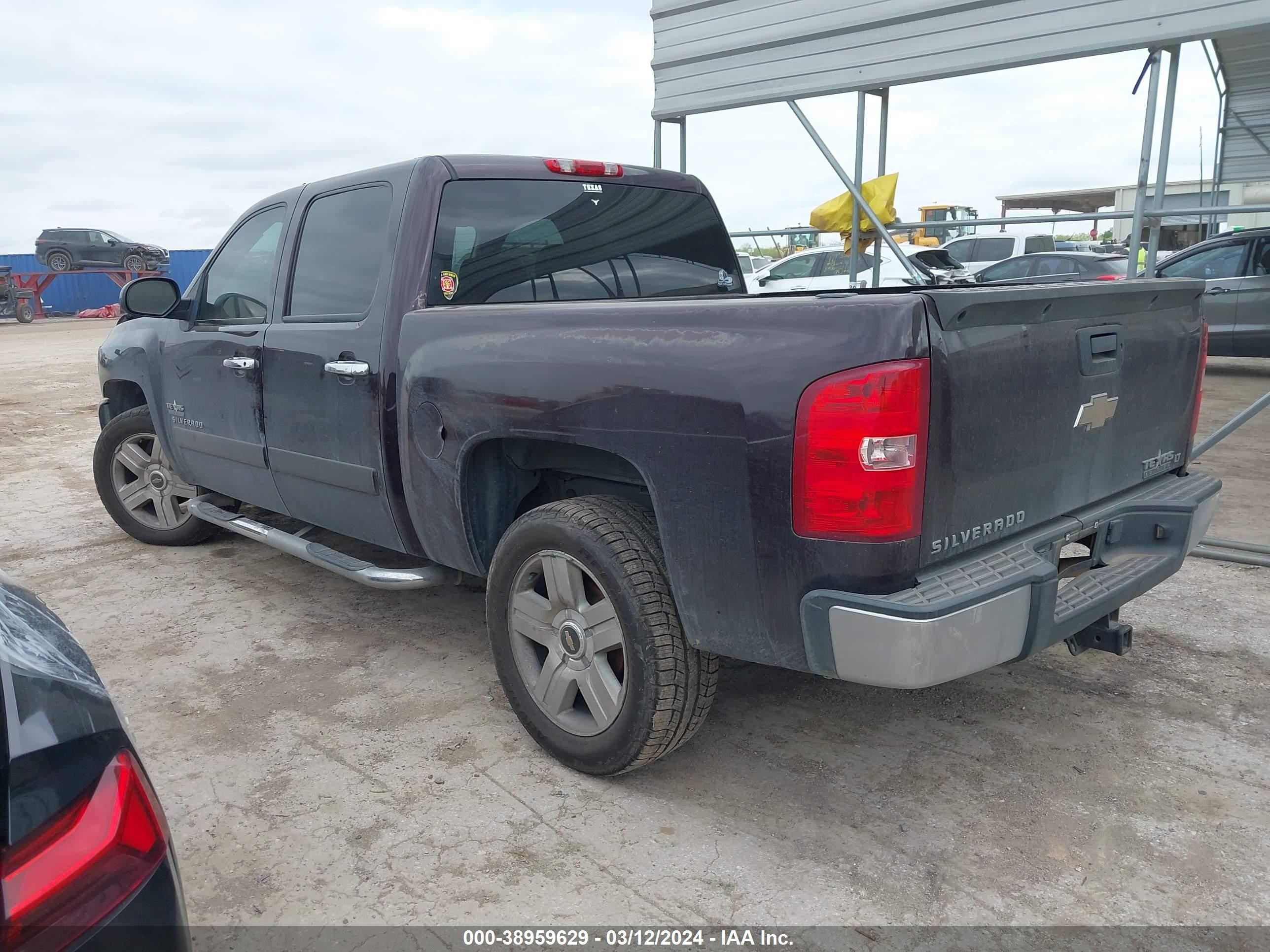 Photo 2 VIN: 2GCEC13J381328424 - CHEVROLET SILVERADO 