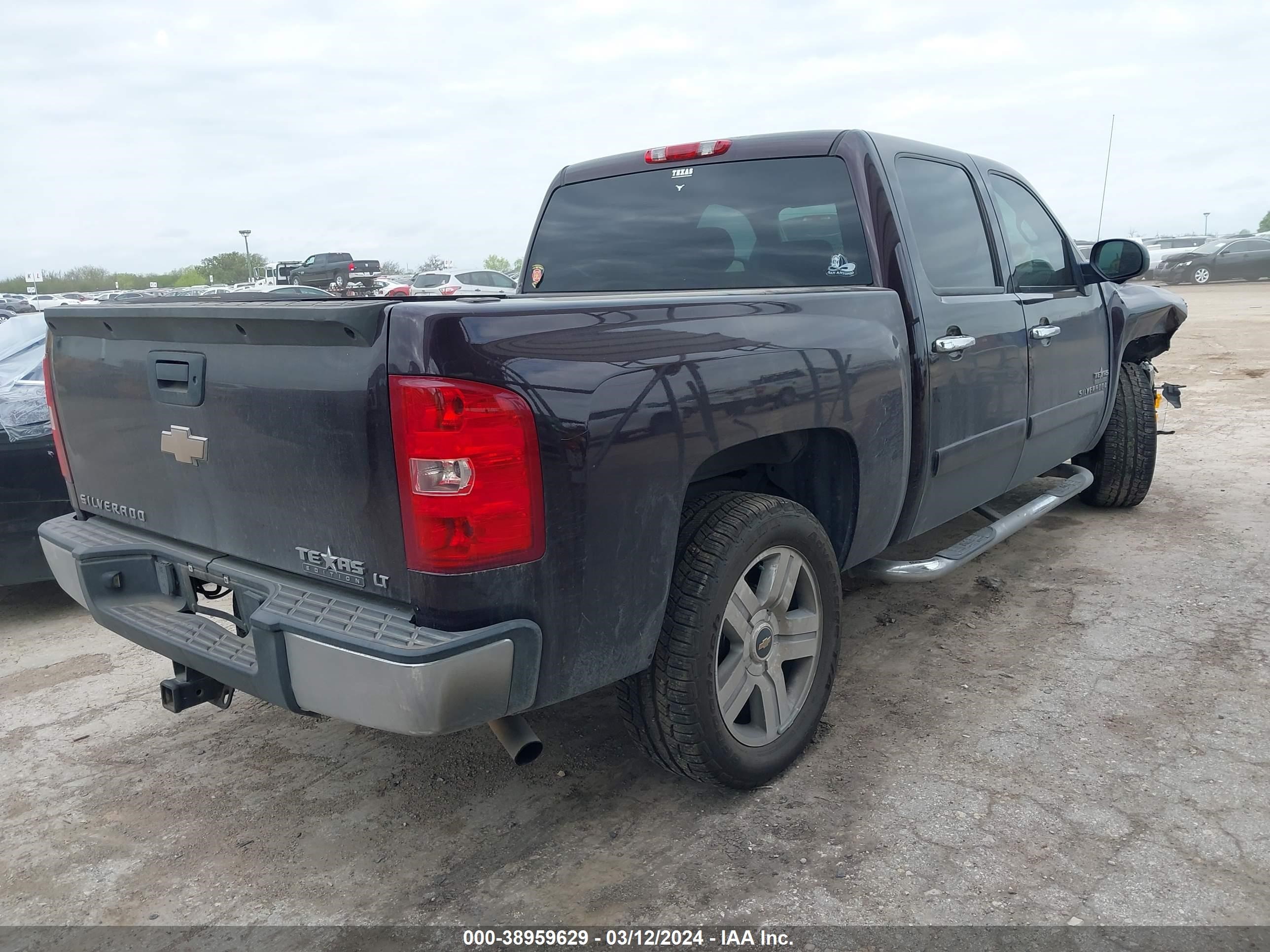 Photo 3 VIN: 2GCEC13J381328424 - CHEVROLET SILVERADO 