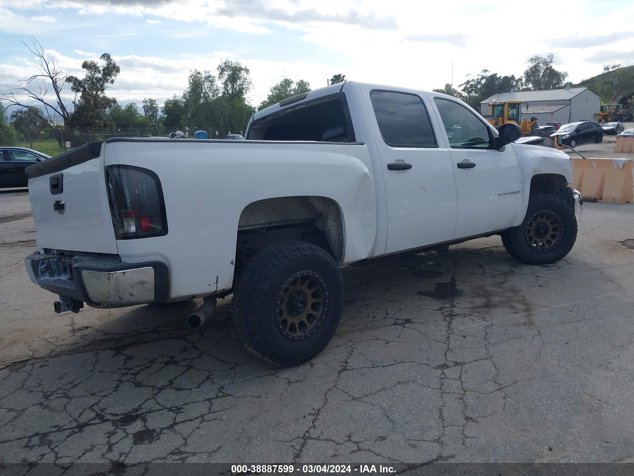 Photo 3 VIN: 2GCEC13J471517260 - CHEVROLET SILVERADO 