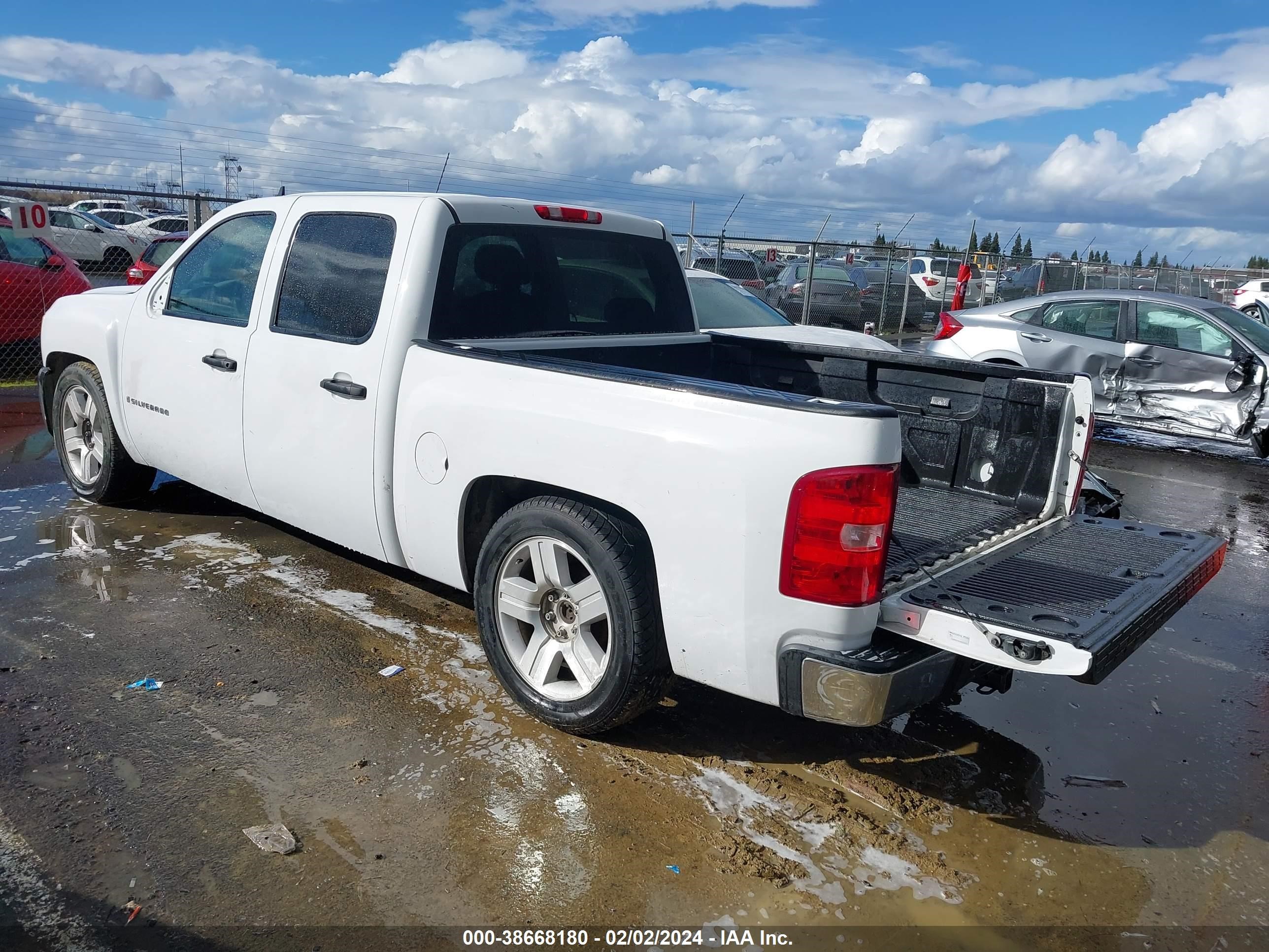 Photo 2 VIN: 2GCEC13J671506499 - CHEVROLET SILVERADO 