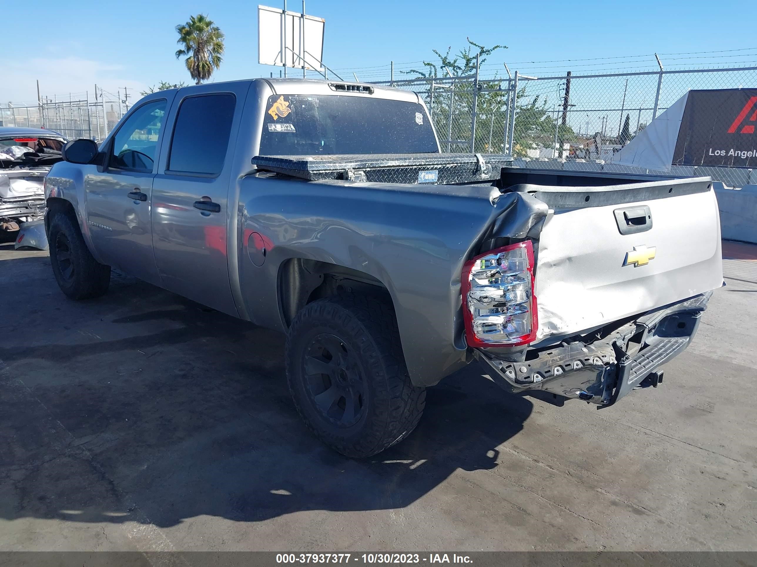 Photo 2 VIN: 2GCEC13J671549868 - CHEVROLET SILVERADO 