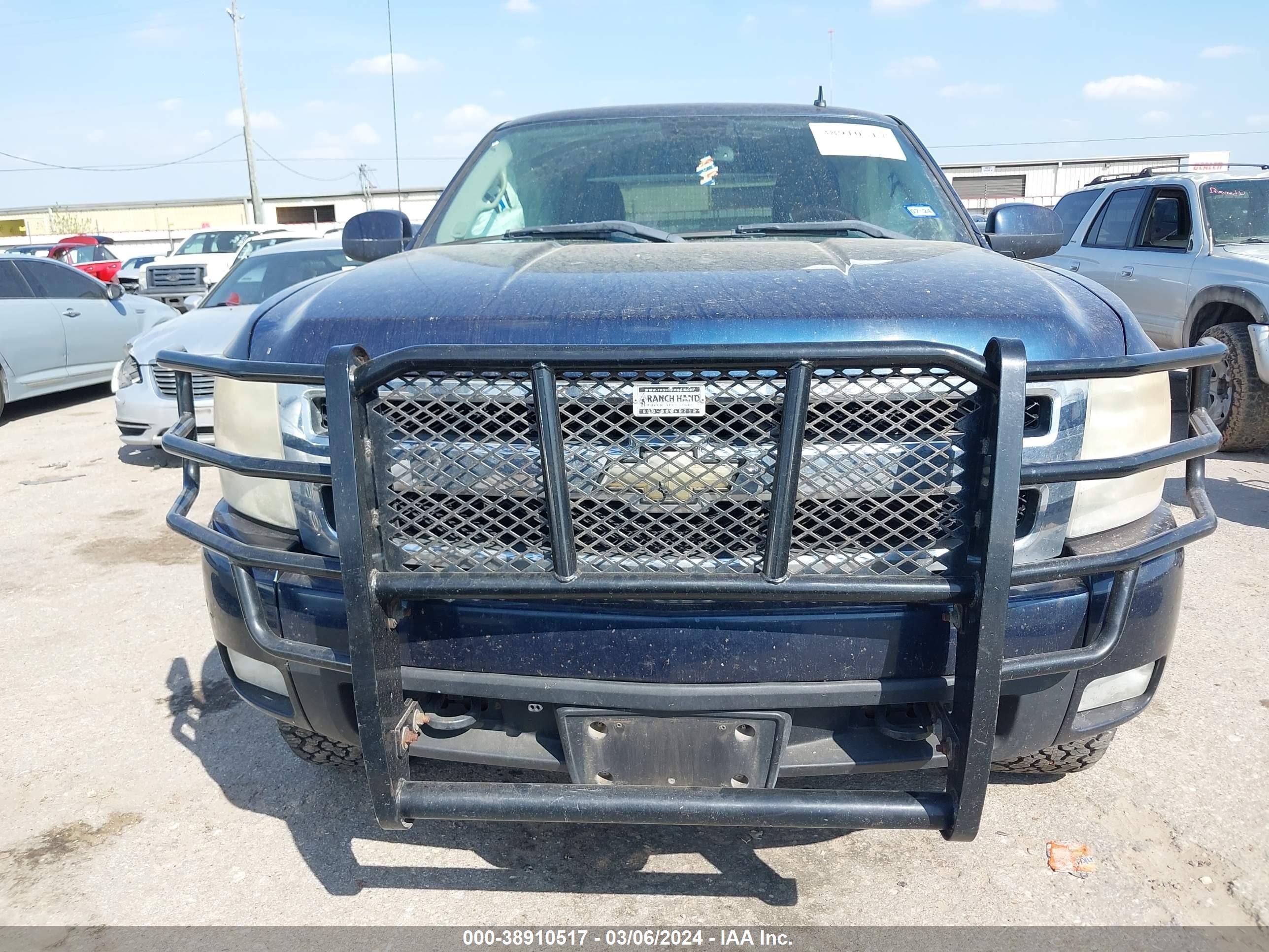 Photo 11 VIN: 2GCEC13J981109600 - CHEVROLET SILVERADO 