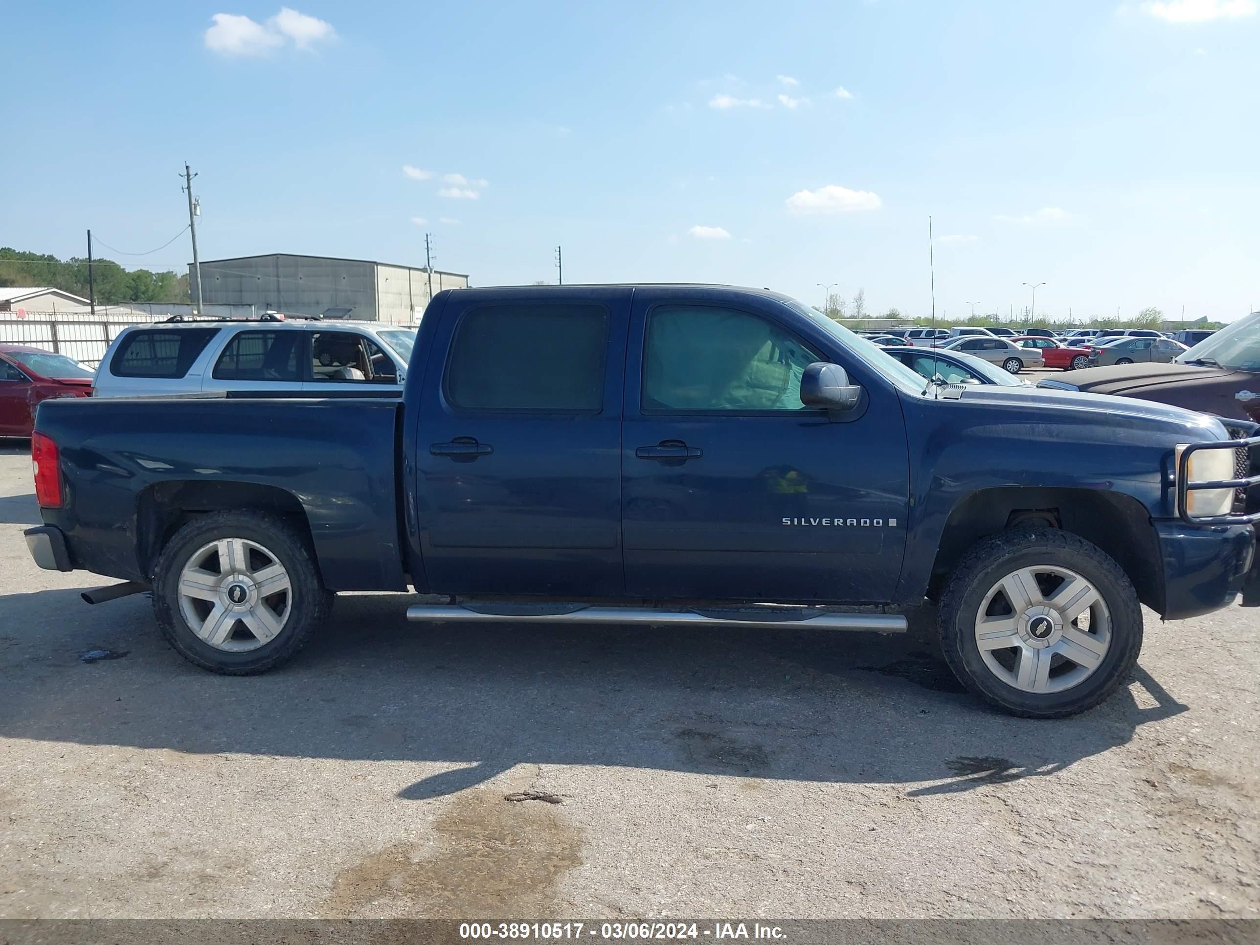 Photo 12 VIN: 2GCEC13J981109600 - CHEVROLET SILVERADO 