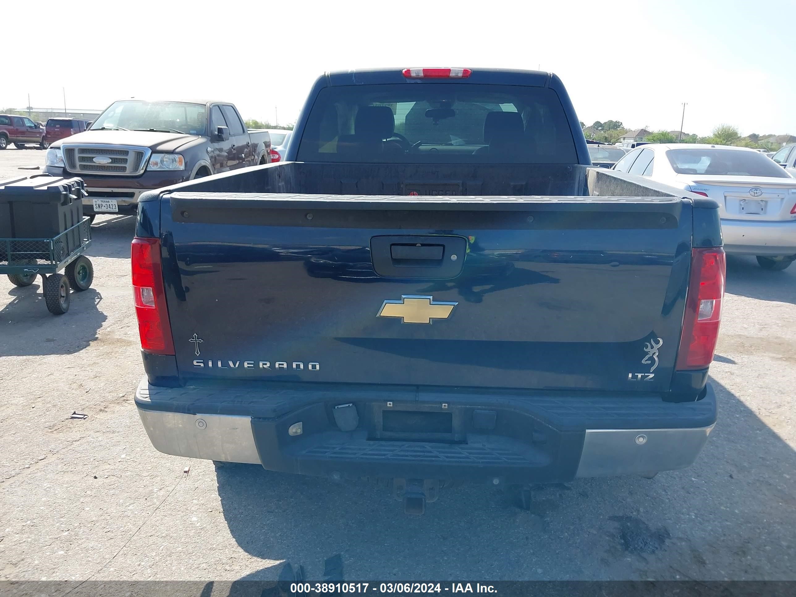 Photo 15 VIN: 2GCEC13J981109600 - CHEVROLET SILVERADO 