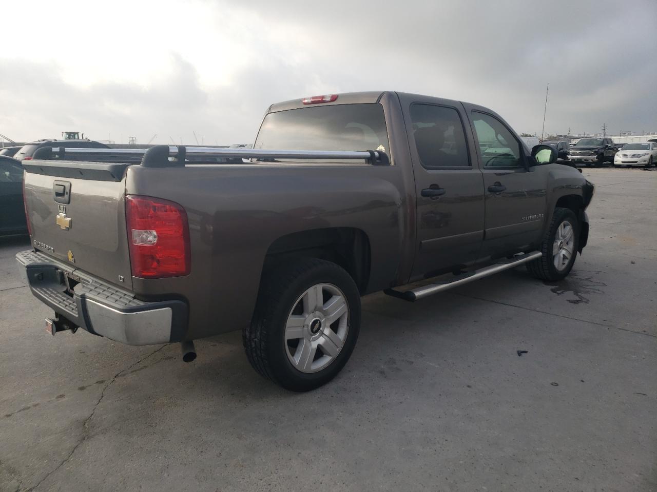 Photo 2 VIN: 2GCEC13JX71636009 - CHEVROLET SILVERADO 