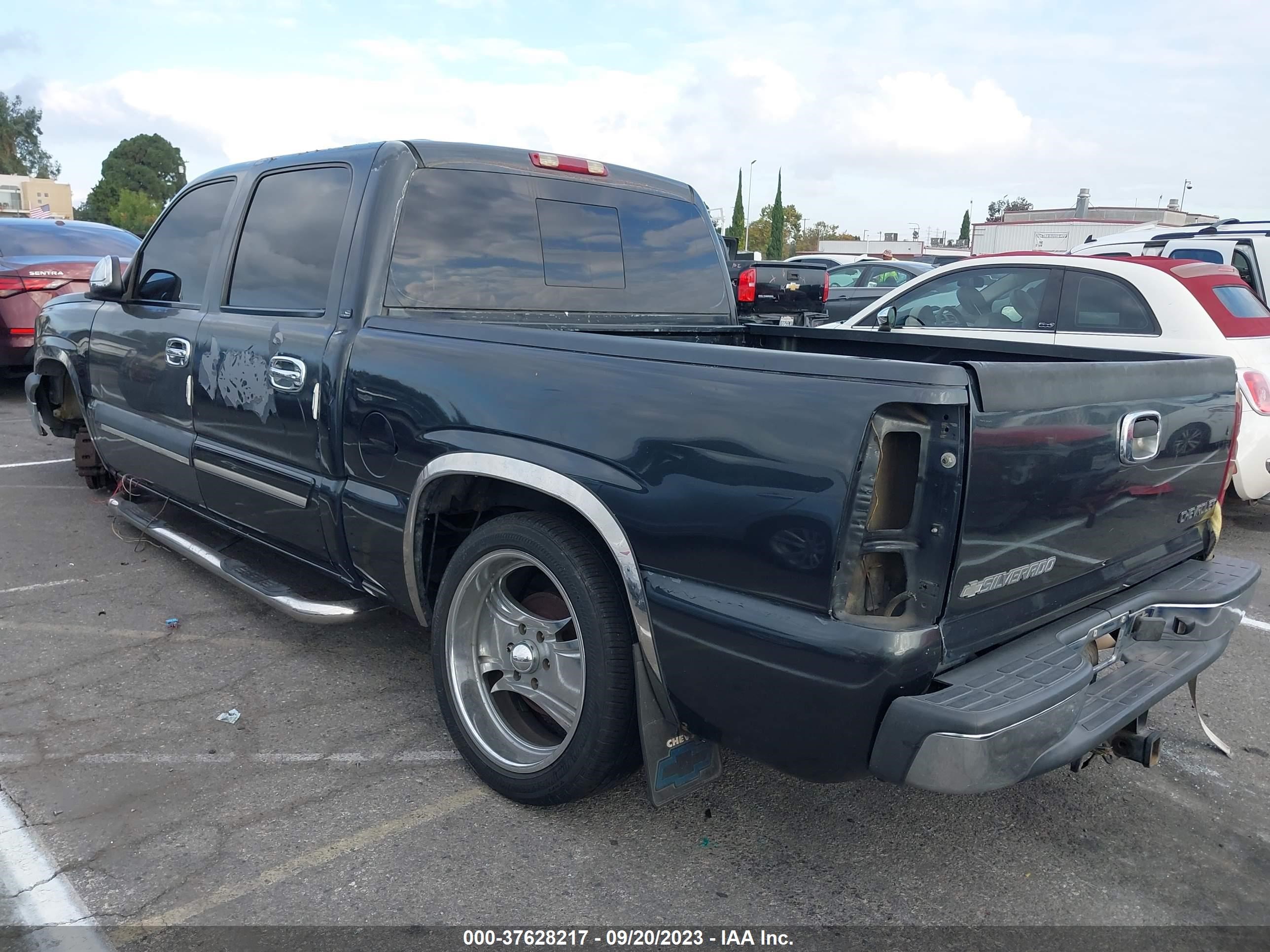 Photo 2 VIN: 2GCEC13T051101222 - CHEVROLET SILVERADO 