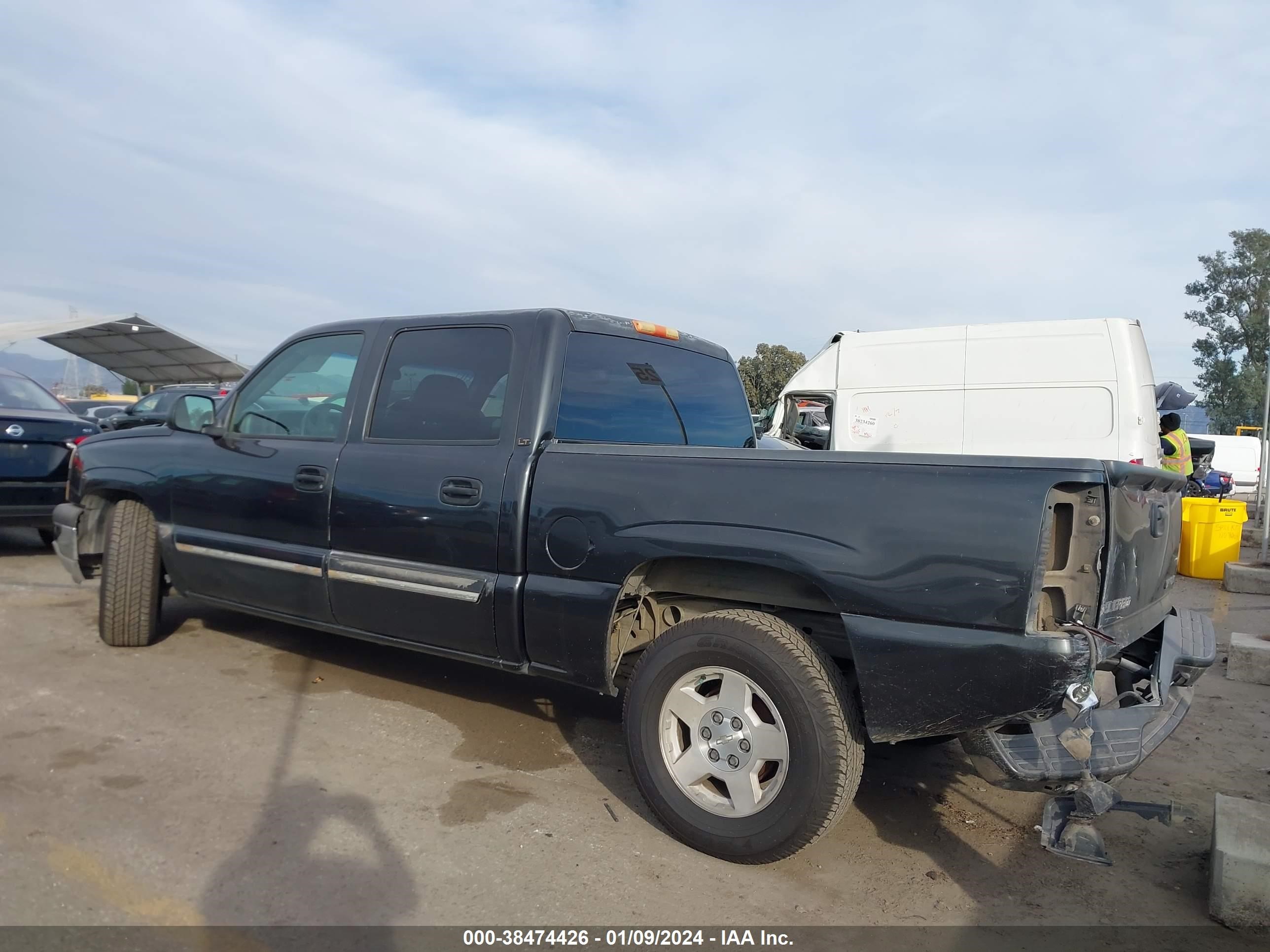 Photo 2 VIN: 2GCEC13T551145930 - CHEVROLET SILVERADO 