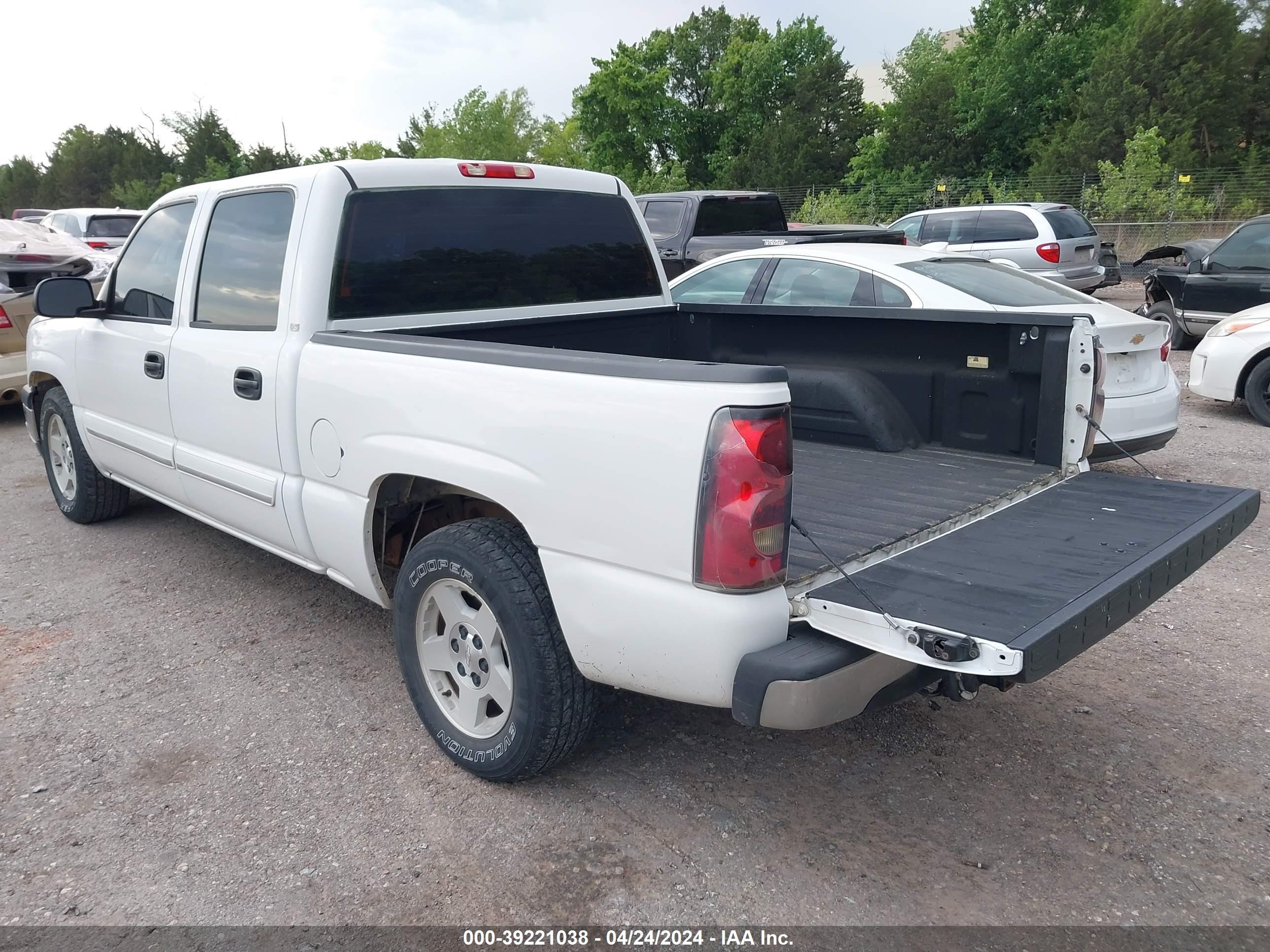 Photo 2 VIN: 2GCEC13T551218486 - CHEVROLET SILVERADO 