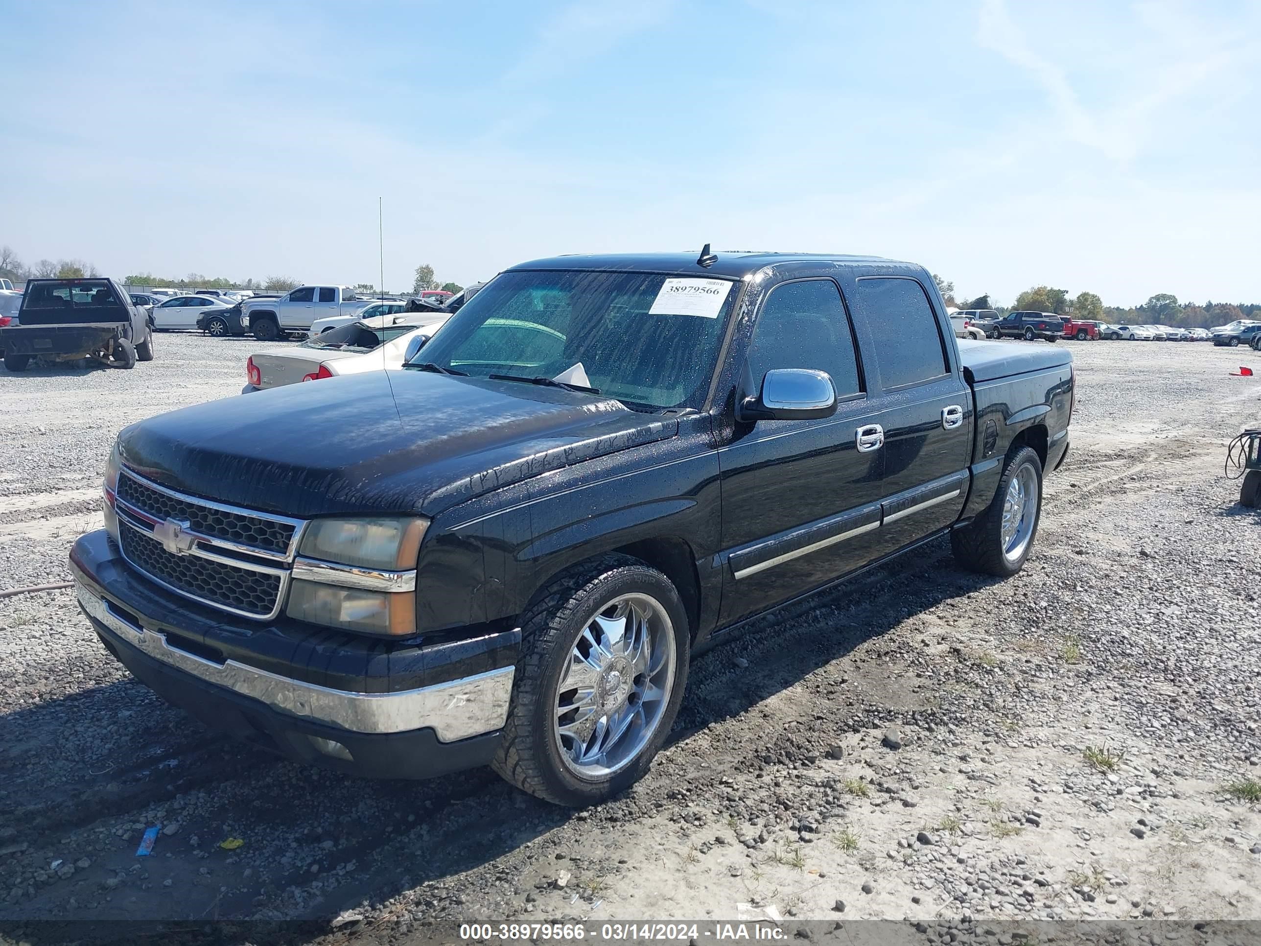 Photo 1 VIN: 2GCEC13T561141555 - CHEVROLET SILVERADO 