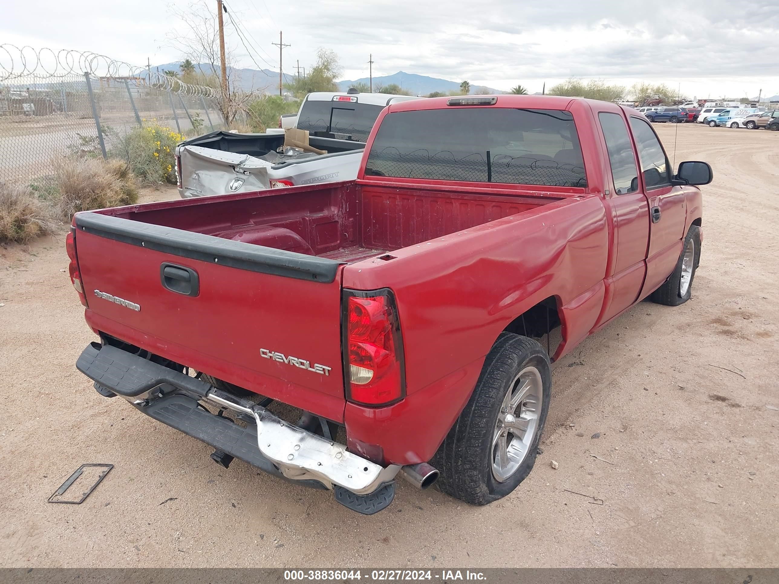 Photo 3 VIN: 2GCEC13T651201261 - CHEVROLET SILVERADO 