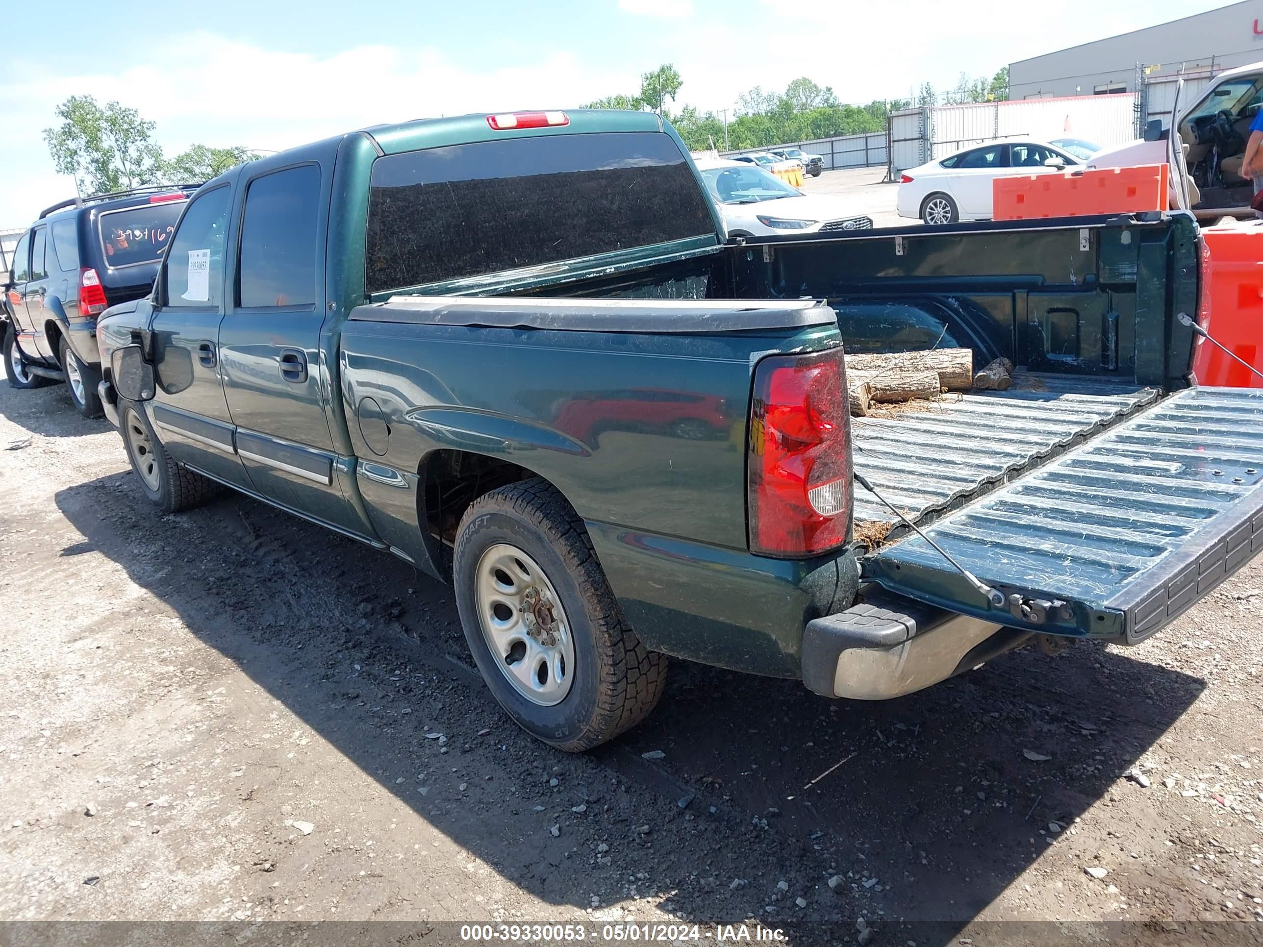 Photo 2 VIN: 2GCEC13TX61175328 - CHEVROLET SILVERADO 