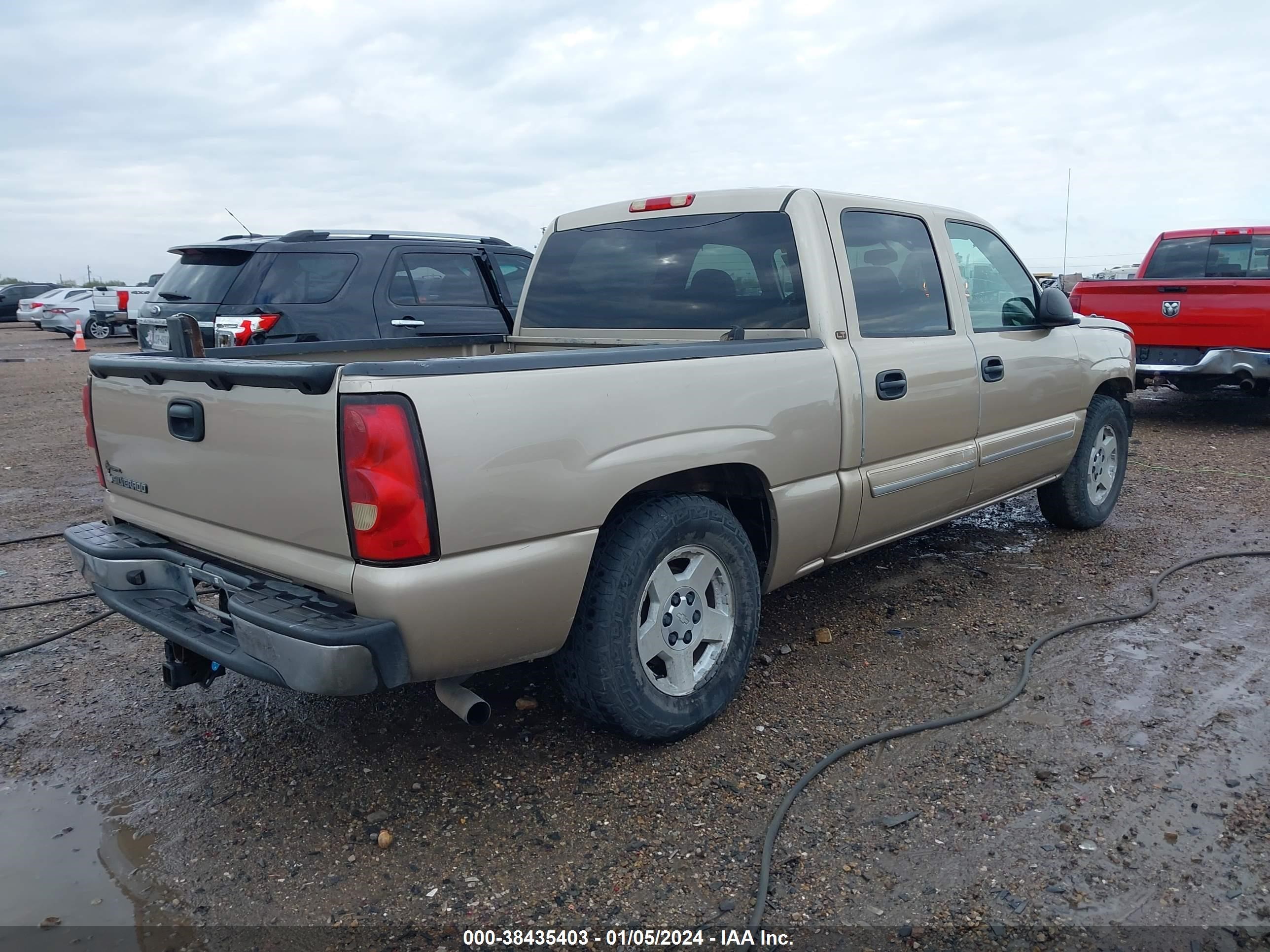 Photo 3 VIN: 2GCEC13TX61204908 - CHEVROLET SILVERADO 