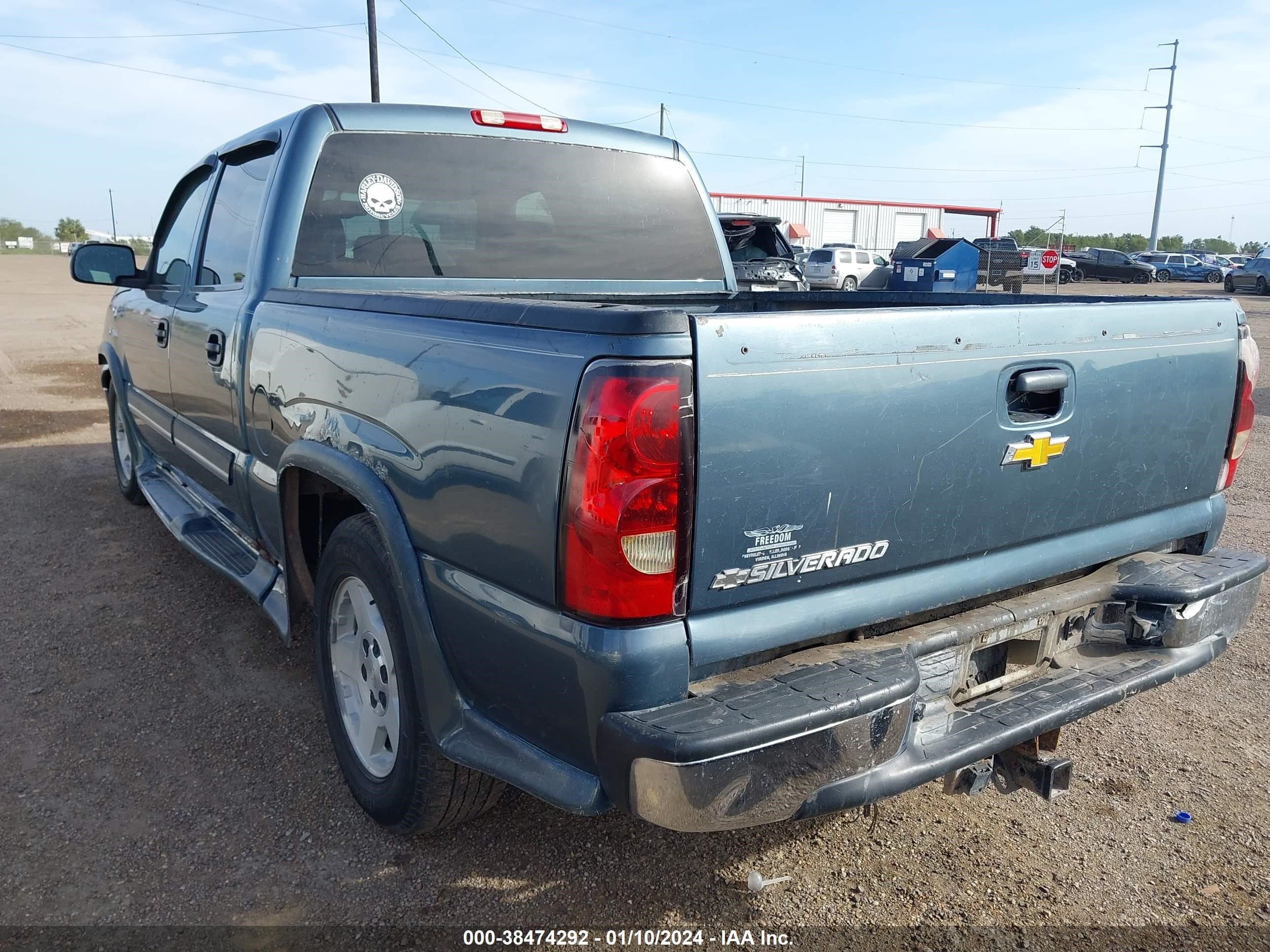 Photo 2 VIN: 2GCEC13TX61236452 - CHEVROLET SILVERADO 