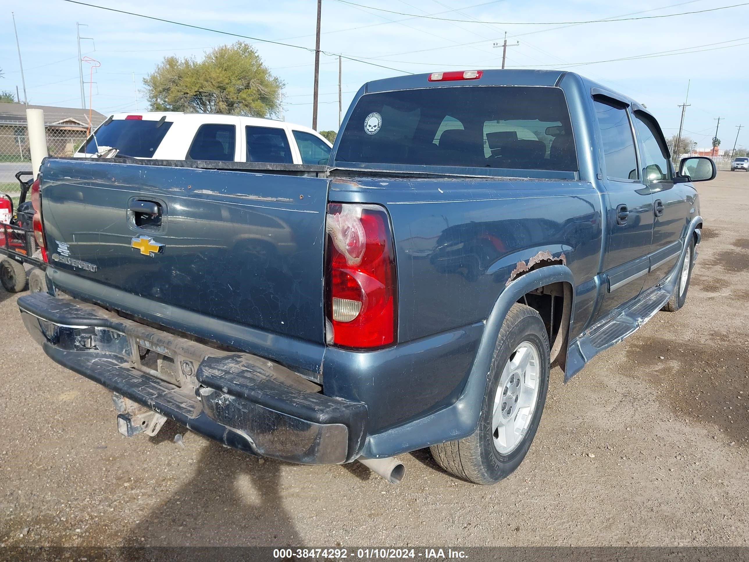 Photo 3 VIN: 2GCEC13TX61236452 - CHEVROLET SILVERADO 