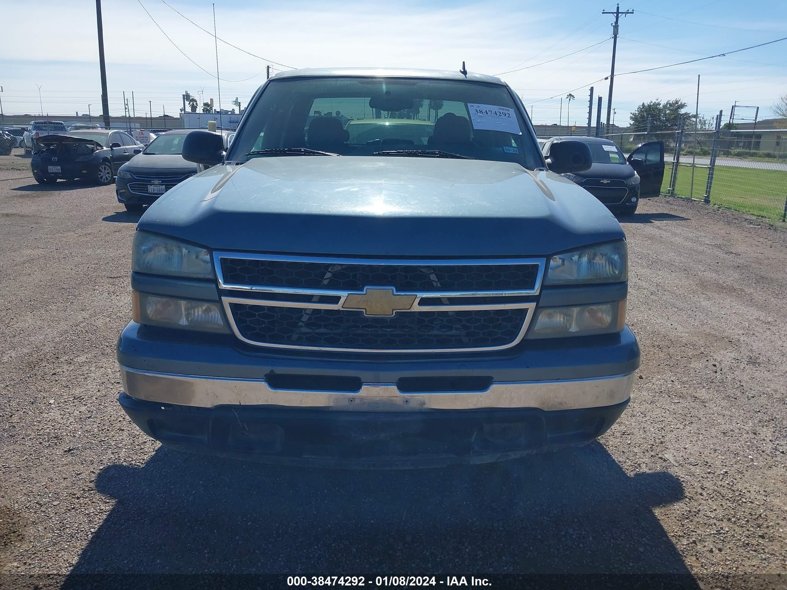 Photo 5 VIN: 2GCEC13TX61236452 - CHEVROLET SILVERADO 