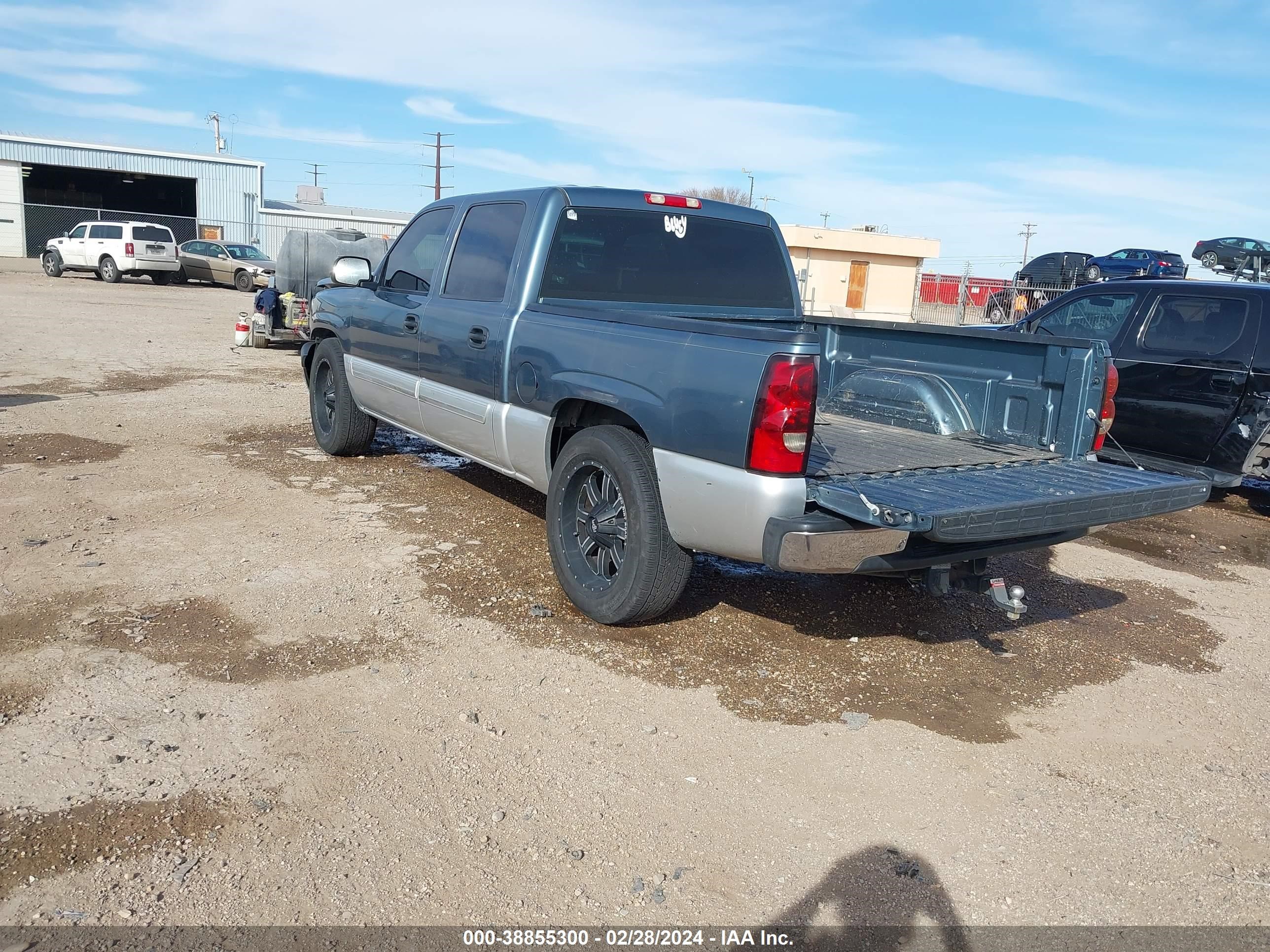 Photo 2 VIN: 2GCEC13V161343522 - CHEVROLET SILVERADO 